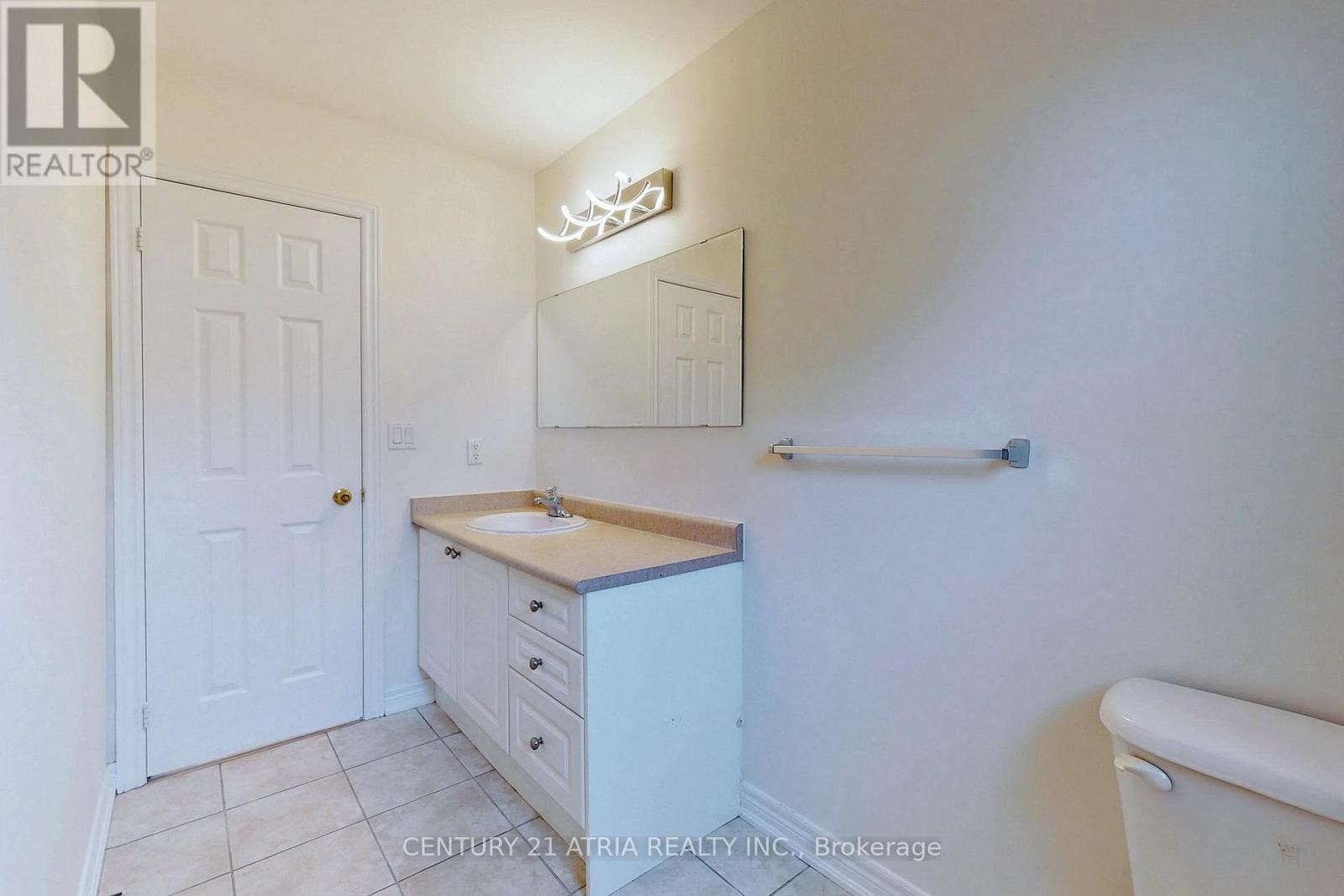 












26 AYLESWORTH AVENUE

,
Toronto (Birchcliffe-Cliffside),




Ontario
M1N2J5

