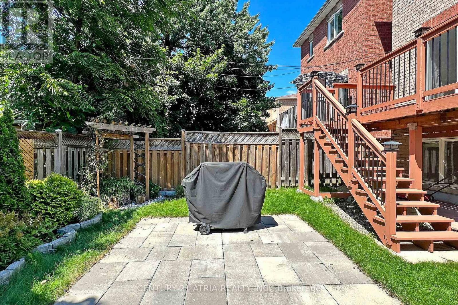 












26 AYLESWORTH AVENUE

,
Toronto (Birchcliffe-Cliffside),




Ontario
M1N2J5

