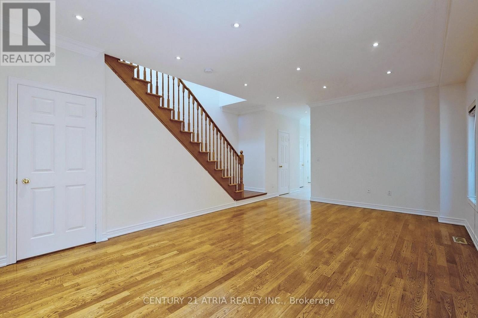 












26 AYLESWORTH AVENUE

,
Toronto (Birchcliffe-Cliffside),




Ontario
M1N2J5

