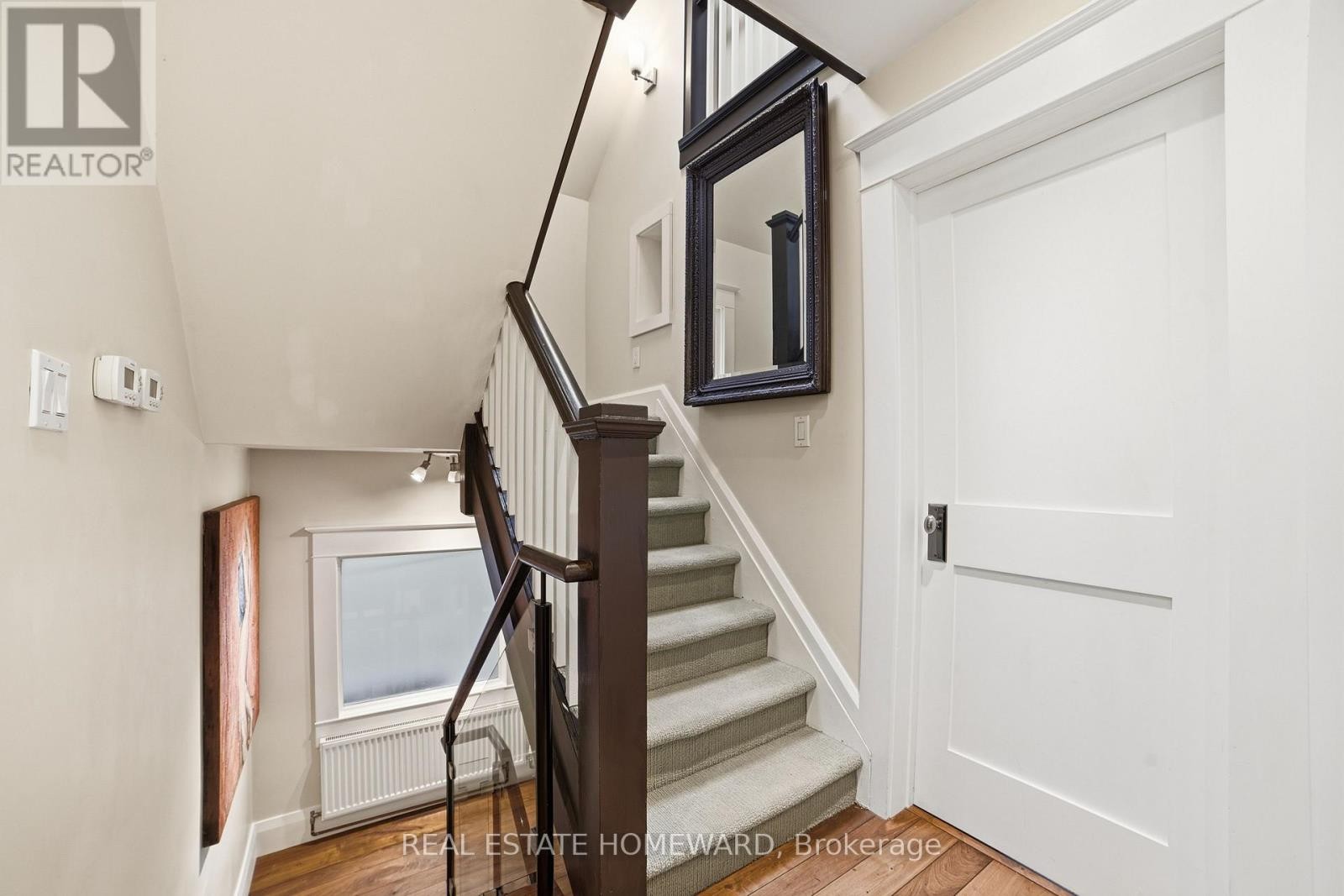 












101 BERTMOUNT AVENUE

,
Toronto (South Riverdale),




Ontario
M4M2X8

