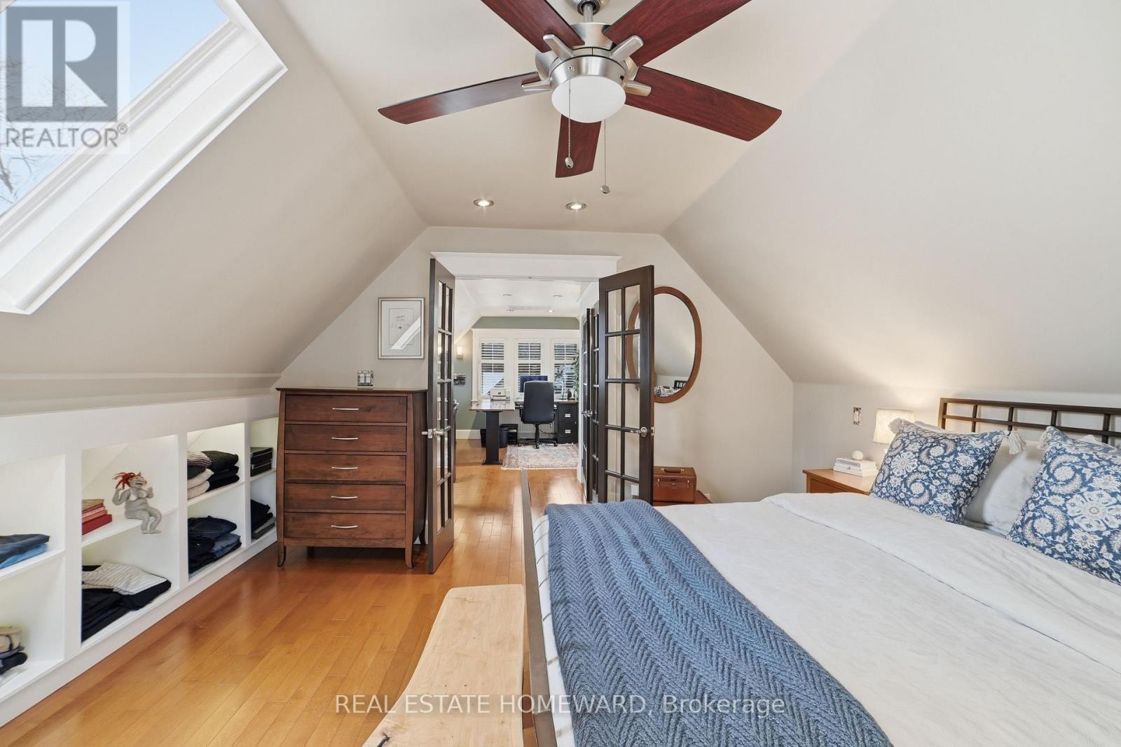 












101 BERTMOUNT AVENUE

,
Toronto (South Riverdale),




Ontario
M4M2X8

