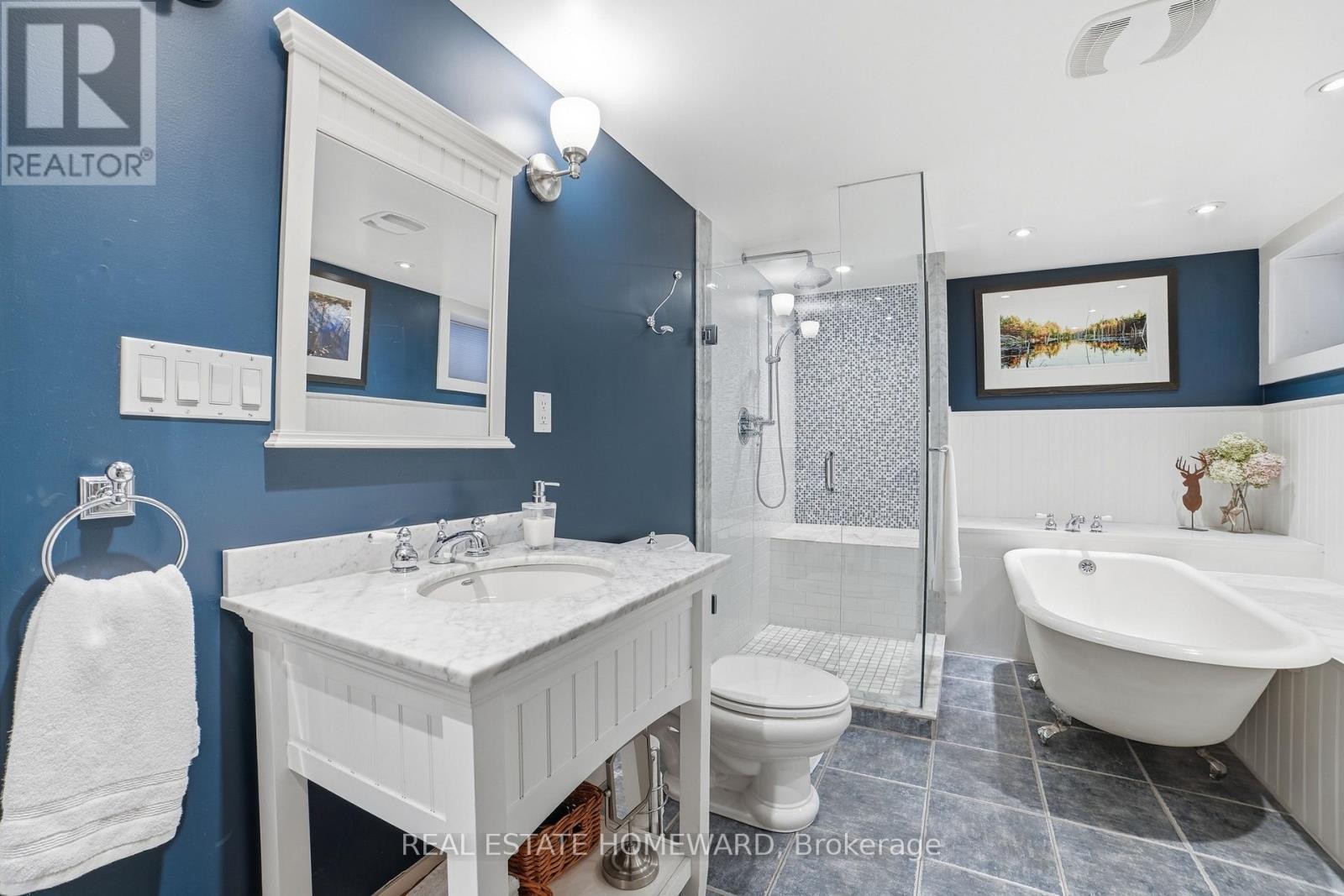 












101 BERTMOUNT AVENUE

,
Toronto (South Riverdale),




Ontario
M4M2X8

