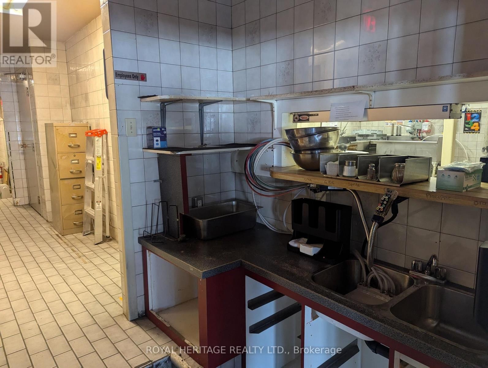 












504 SIMCOE STREET S

,
Oshawa (Central),




Ontario
L1H4J8

