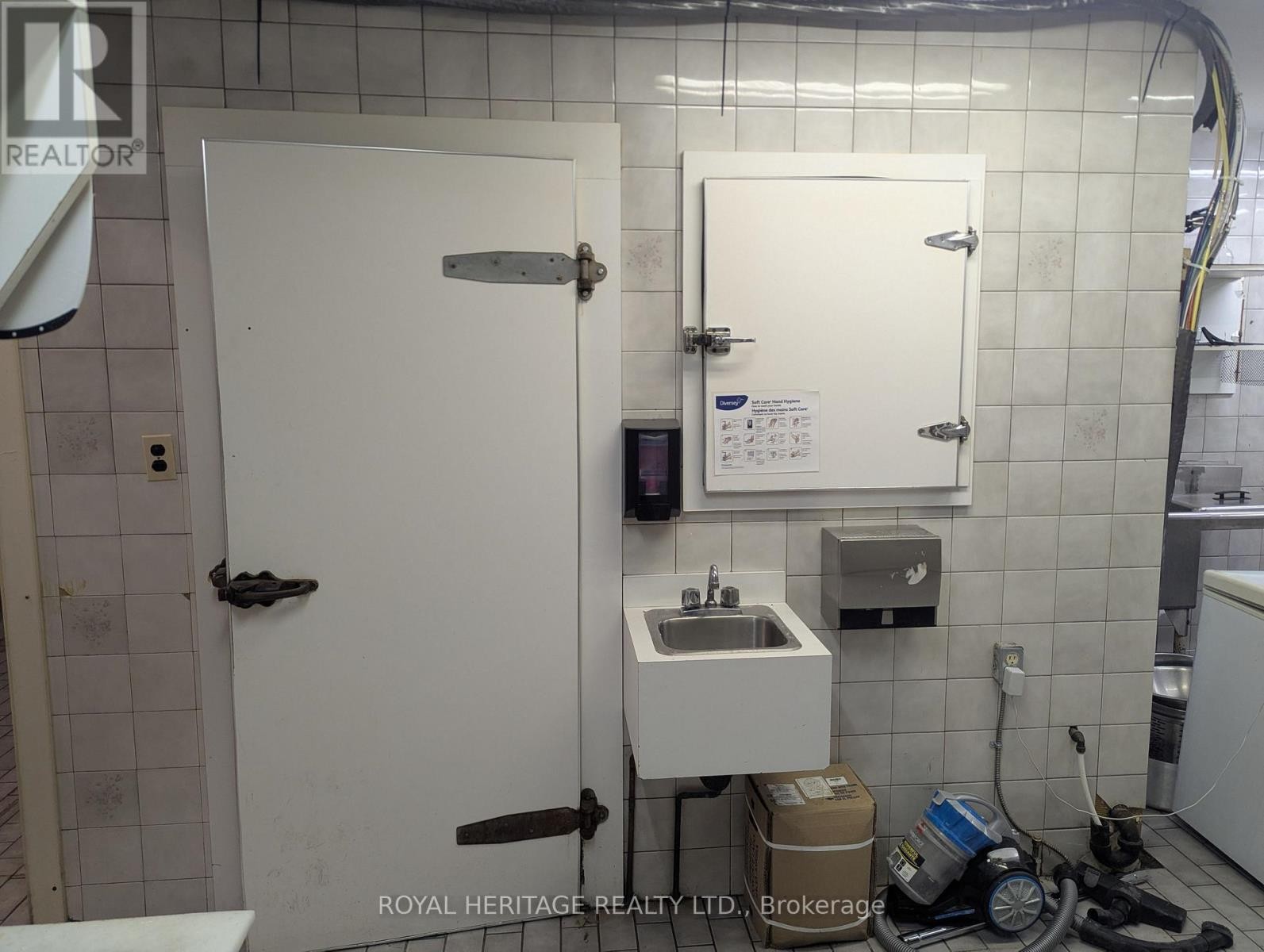 












504 SIMCOE STREET S

,
Oshawa (Central),




Ontario
L1H4J8

