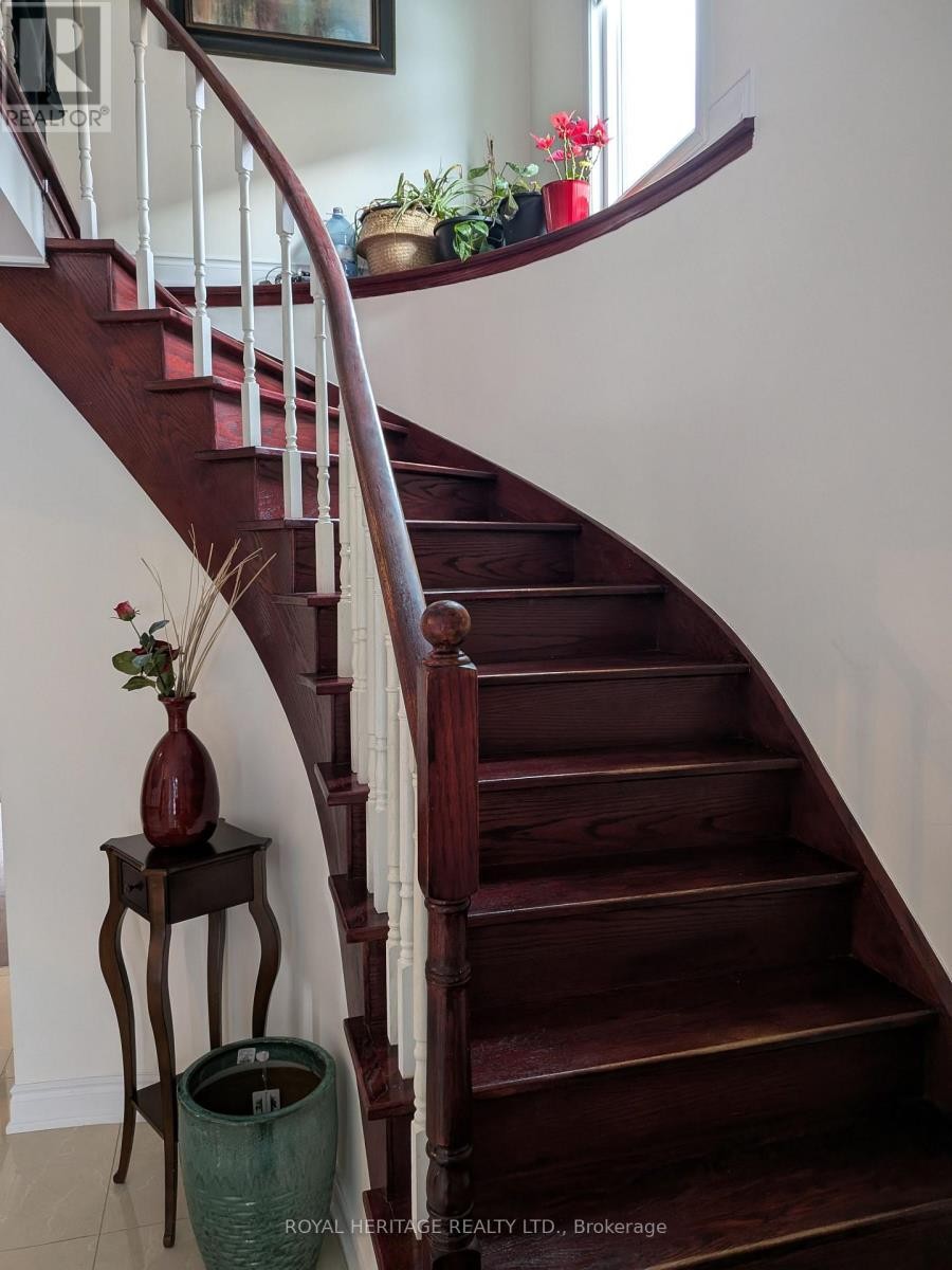












59 HEWITT CRESCENT

,
Ajax (South East),




Ontario
L1S7A6

