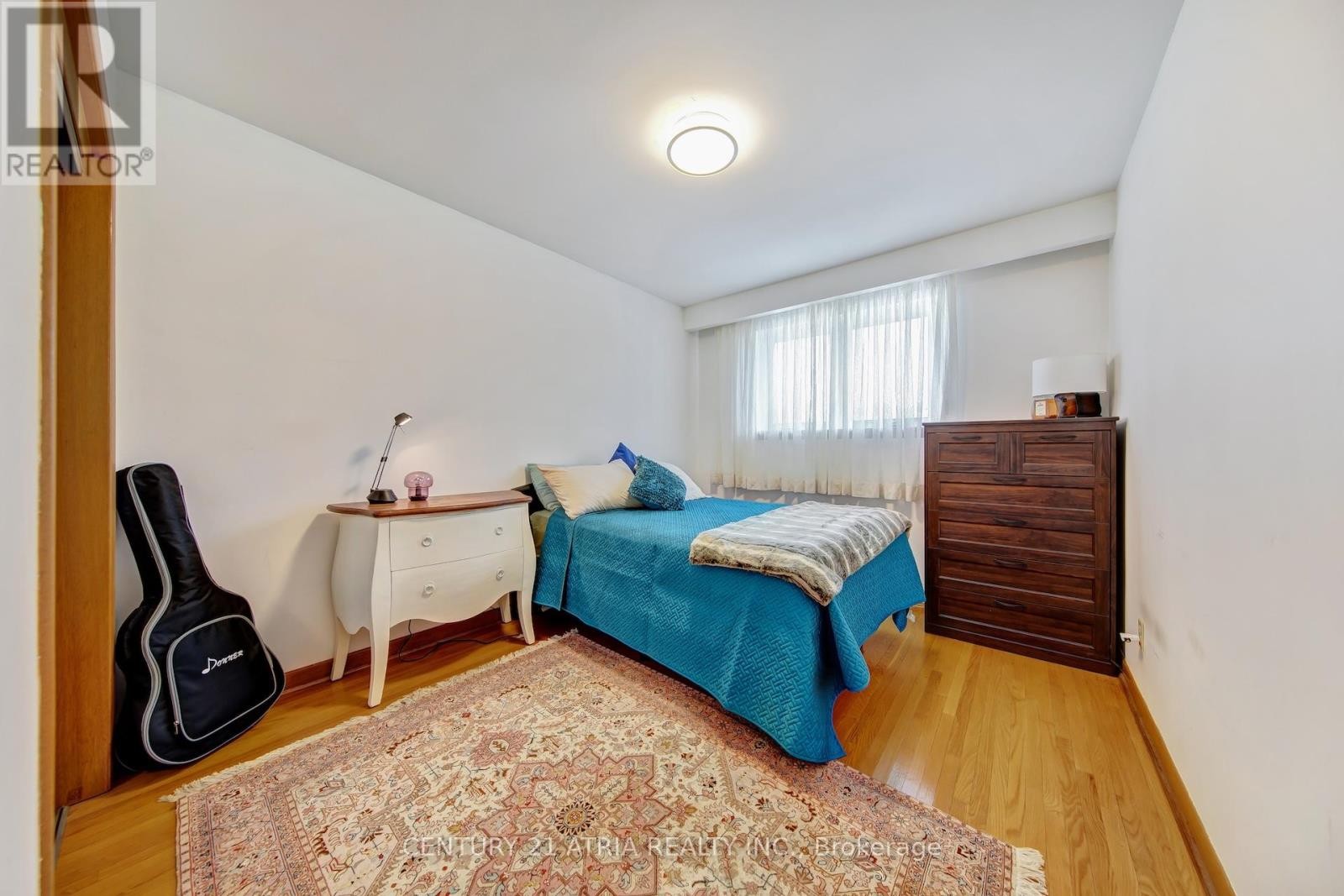 












43 ARAGON AVENUE

,
Toronto (Tam O'Shanter-Sullivan),




Ontario
M1T1X8

