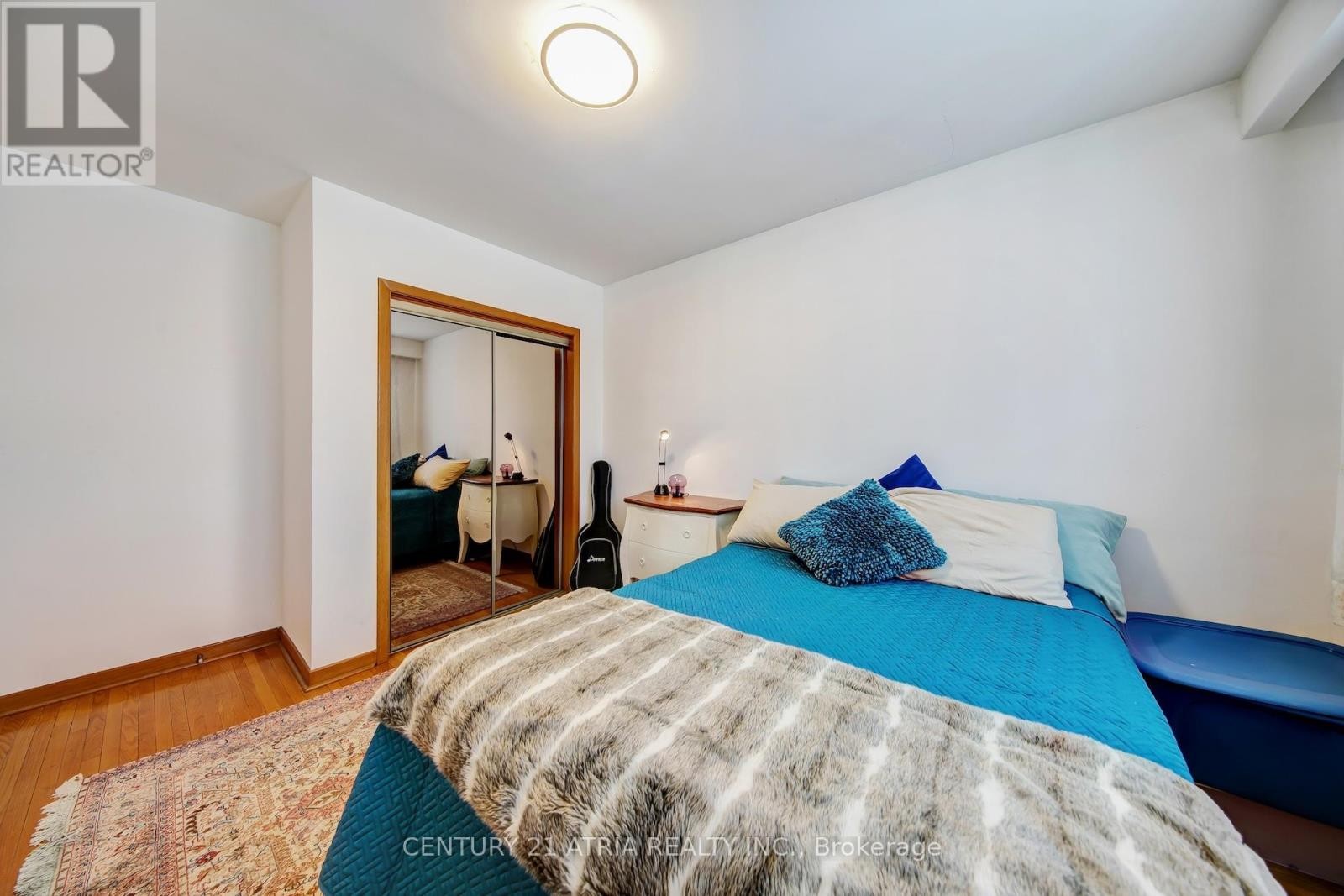 












43 ARAGON AVENUE

,
Toronto (Tam O'Shanter-Sullivan),




Ontario
M1T1X8

