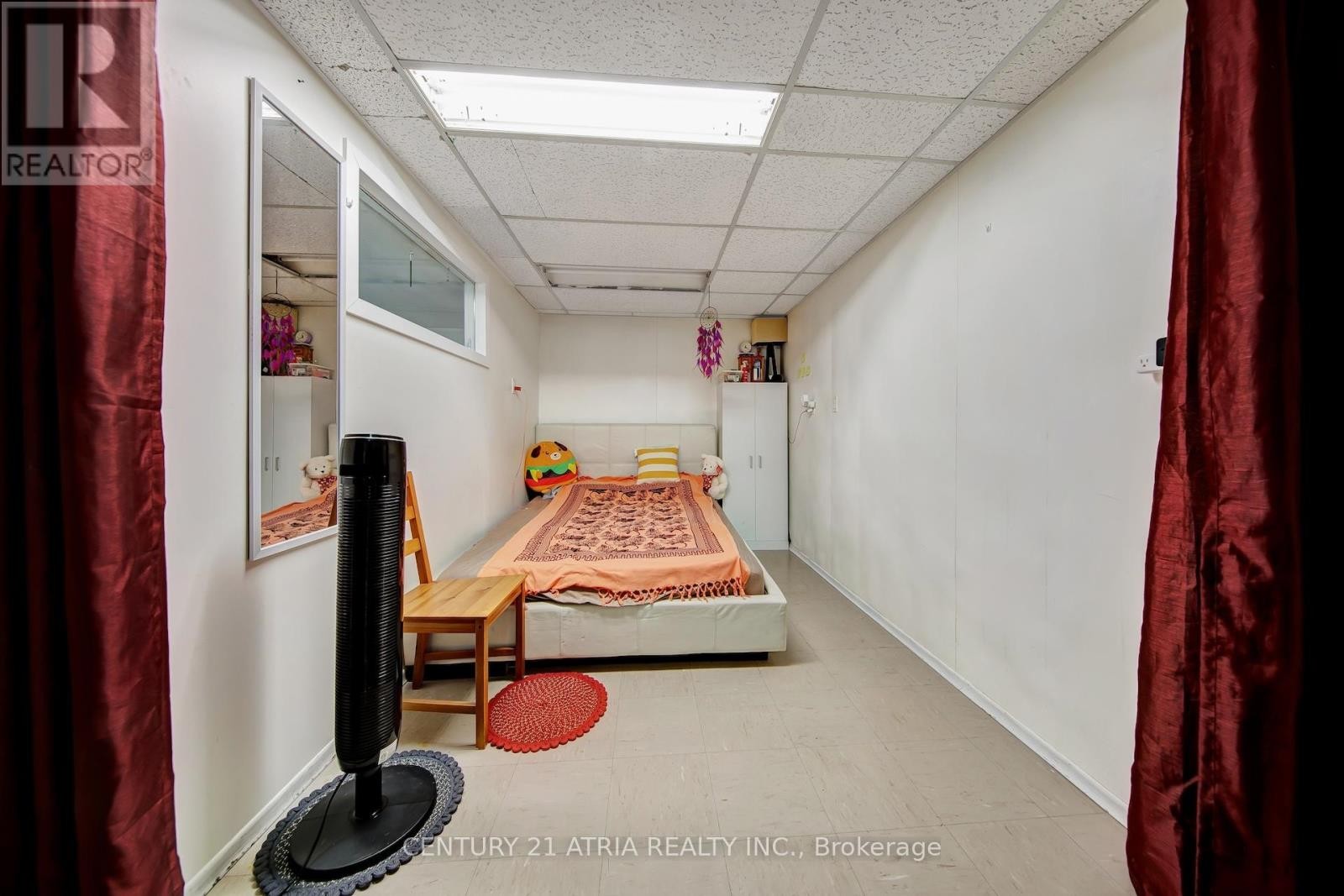 












43 ARAGON AVENUE

,
Toronto (Tam O'Shanter-Sullivan),




Ontario
M1T1X8

