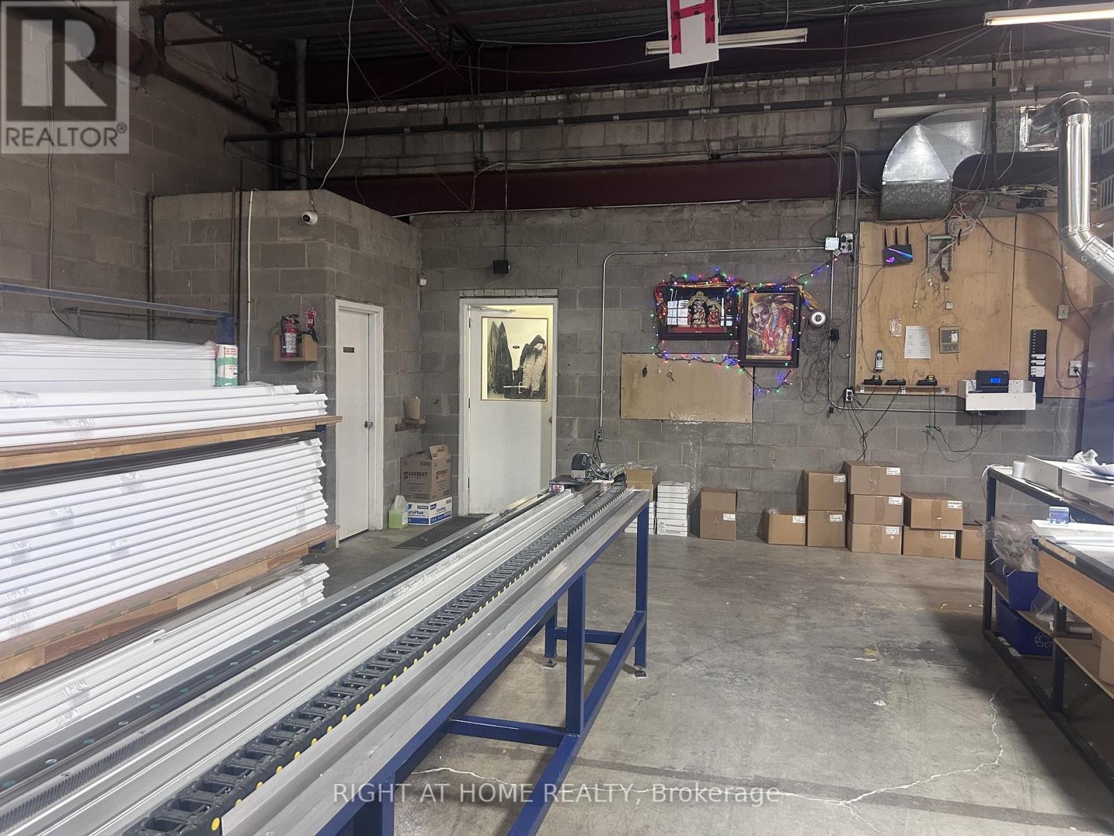 












41-43 ESTATE DRIVE

,
Toronto (Woburn),




Ontario
M1H2Z2


