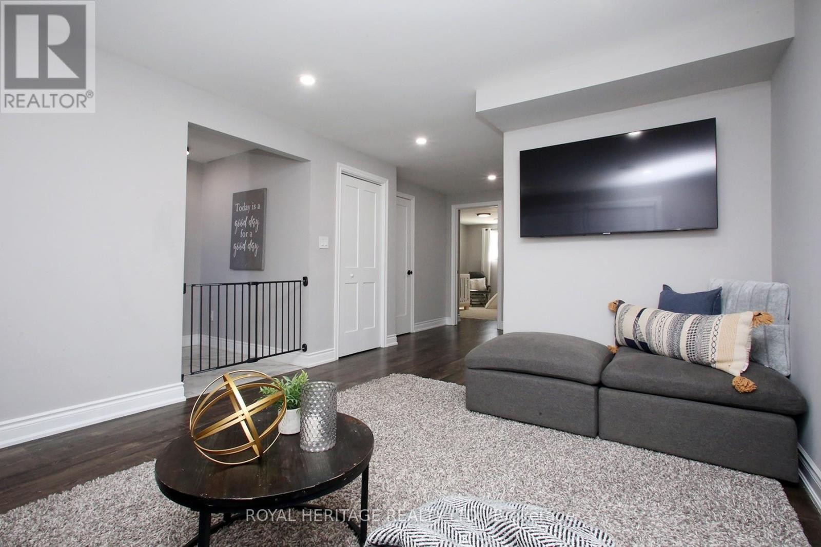 












641 DEAUVILLE COURT

,
Oshawa (Pinecrest),




Ontario
L1K1R1

