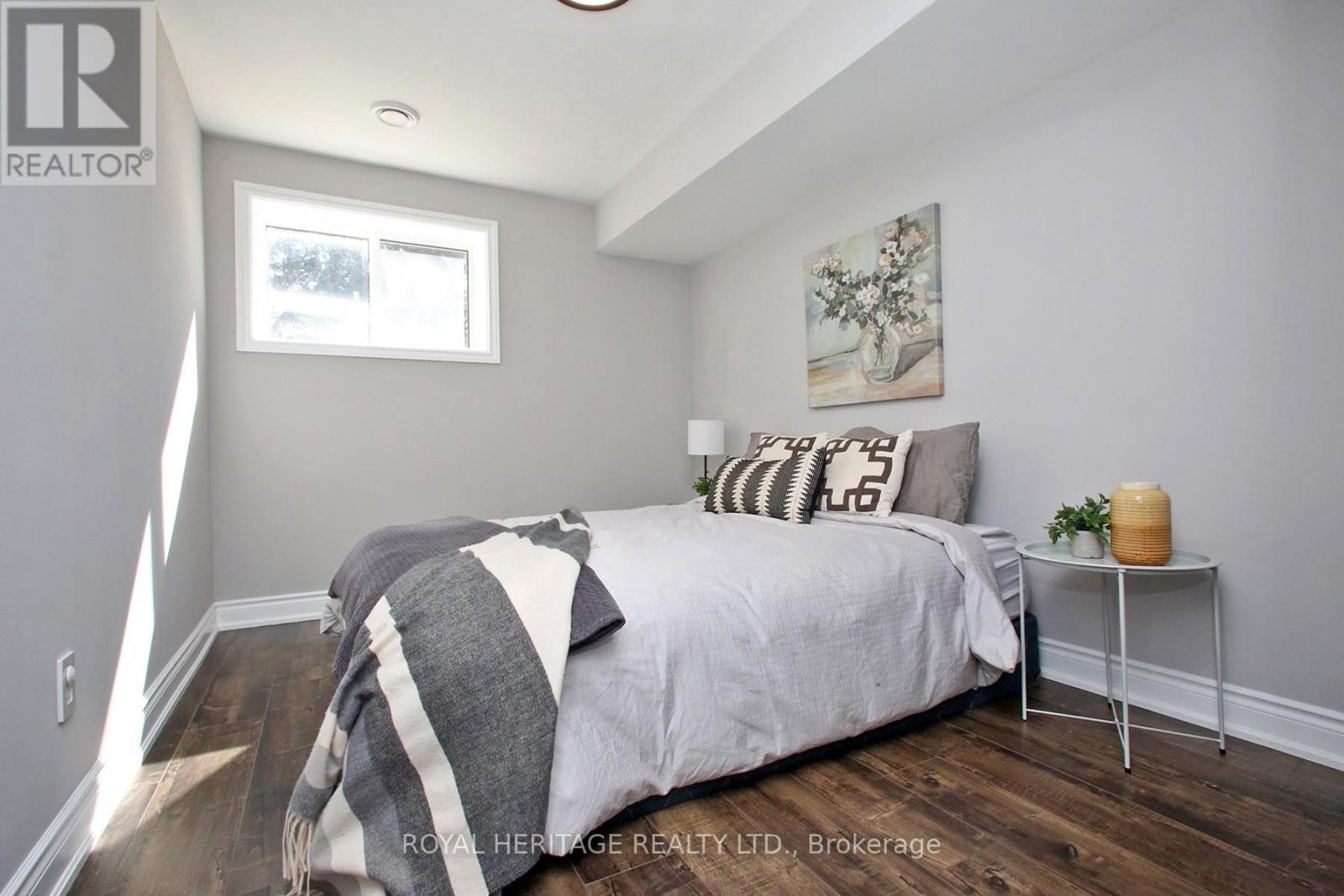 












641 DEAUVILLE COURT

,
Oshawa (Pinecrest),




Ontario
L1K1R1

