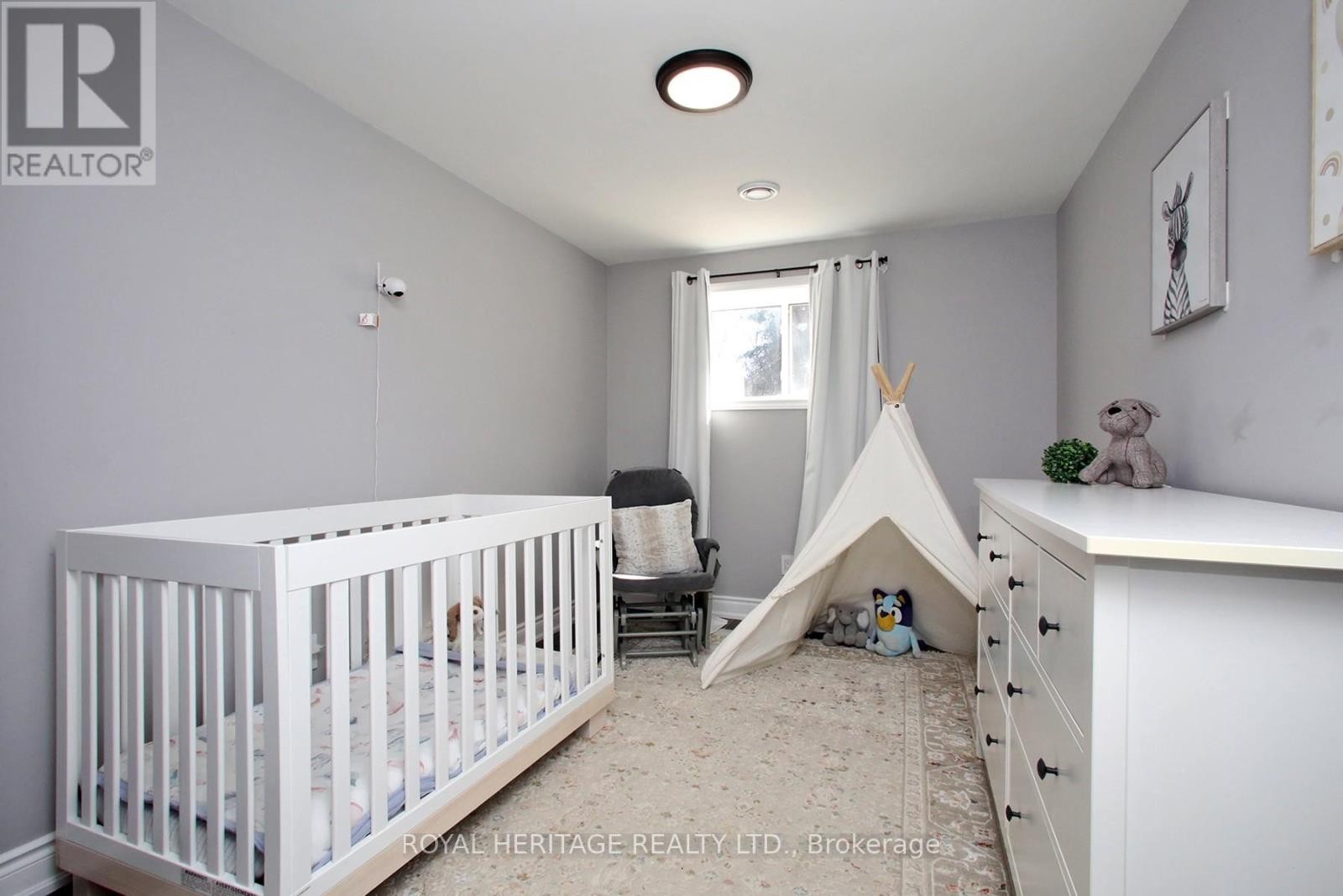 












641 DEAUVILLE COURT

,
Oshawa (Pinecrest),




Ontario
L1K1R1

