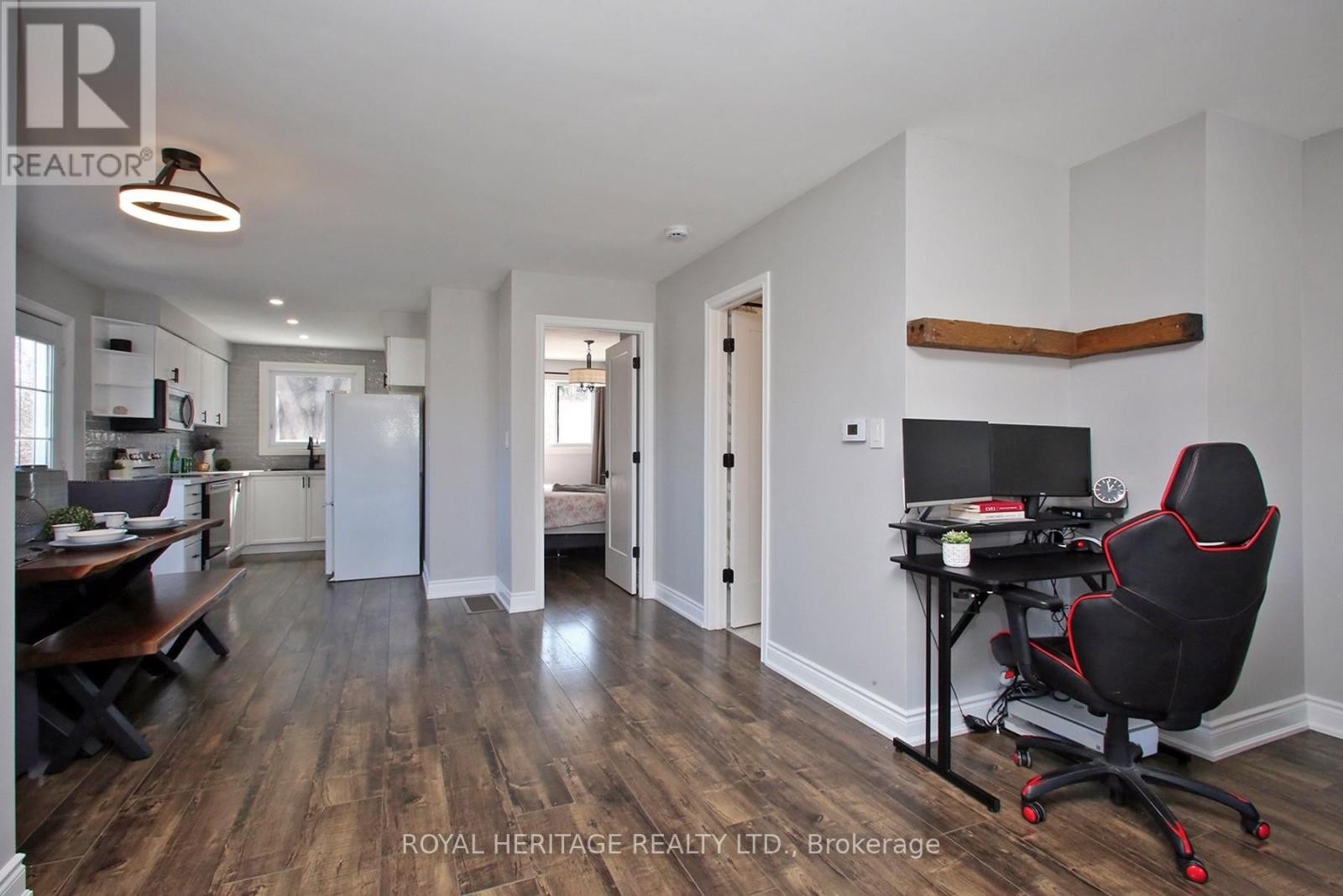 












641 DEAUVILLE COURT

,
Oshawa (Pinecrest),




Ontario
L1K1R1

