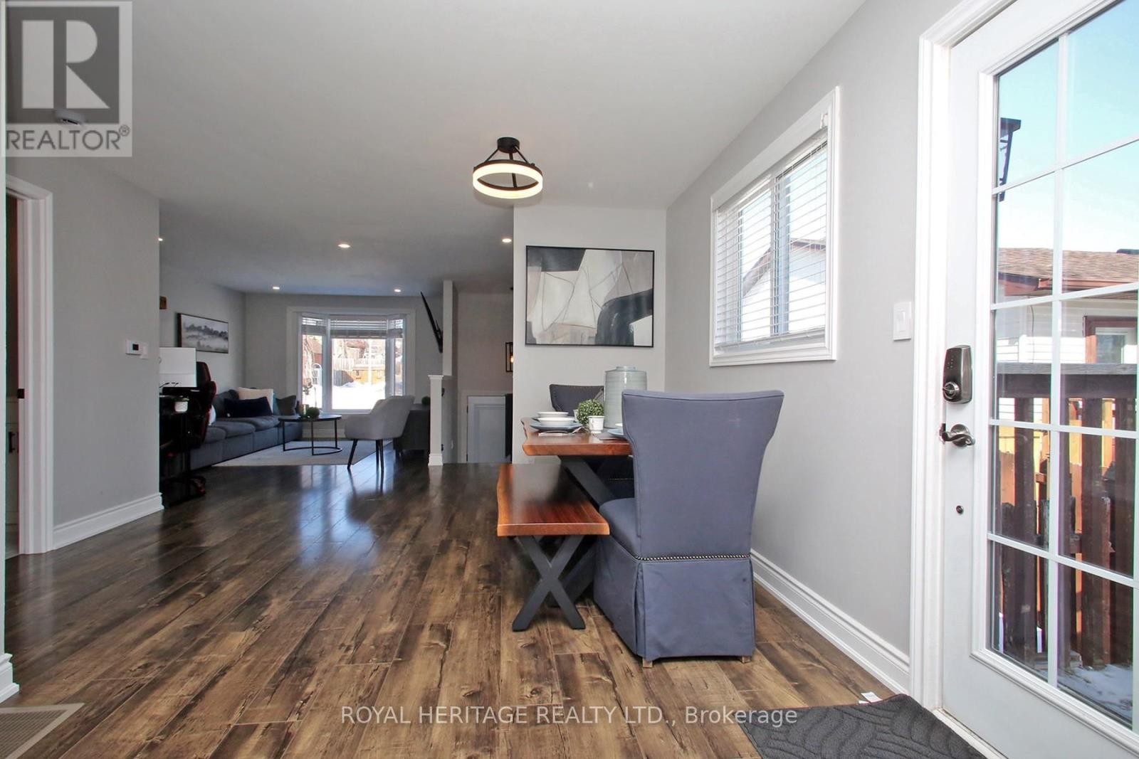 












641 DEAUVILLE COURT

,
Oshawa (Pinecrest),




Ontario
L1K1R1

