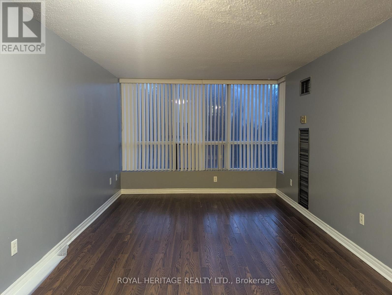 












509 - 3050 ELLESMERE ROAD

,
Toronto (Morningside),




Ontario
M1E5E6

