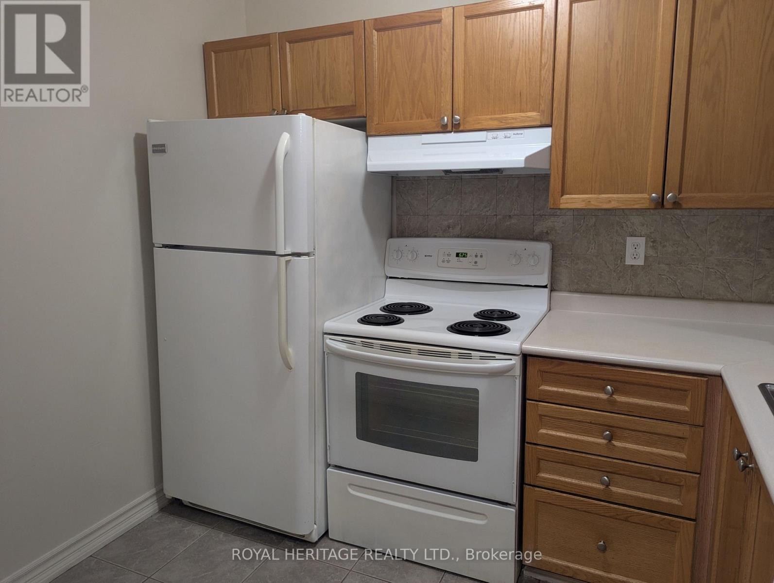 












509 - 3050 ELLESMERE ROAD

,
Toronto (Morningside),




Ontario
M1E5E6

