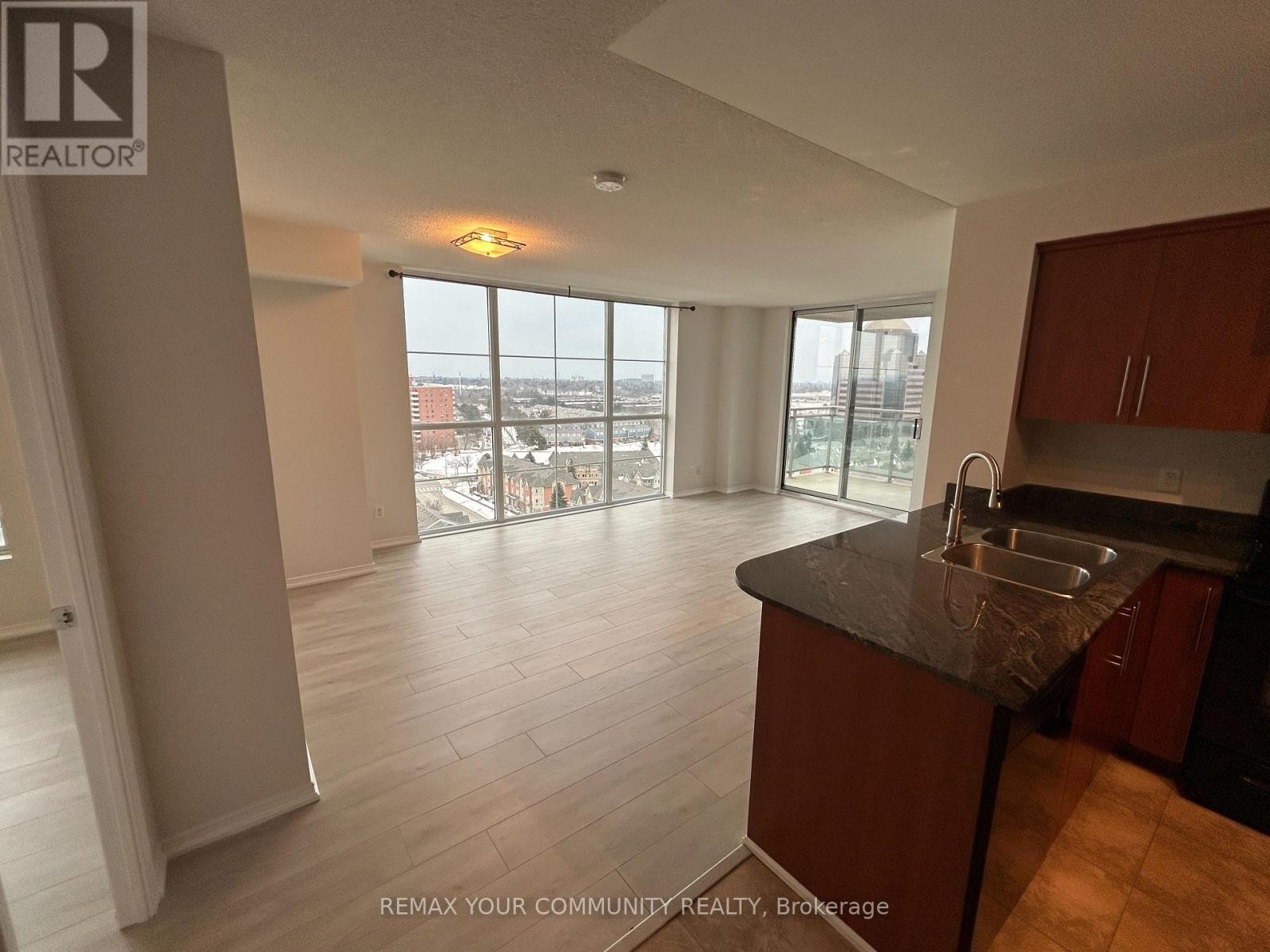 












15C - 8 ROSEBANK DRIVE

,
Toronto (Malvern),




Ontario
M1B5Z3

