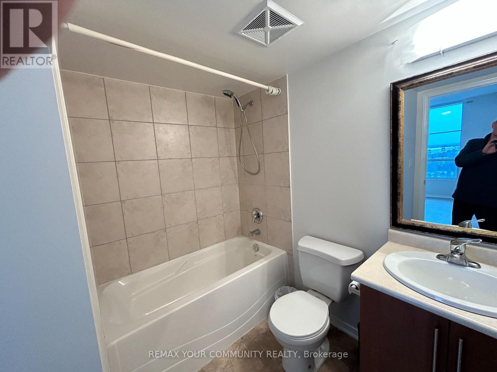 












15C - 8 ROSEBANK DRIVE

,
Toronto (Malvern),




Ontario
M1B5Z3

