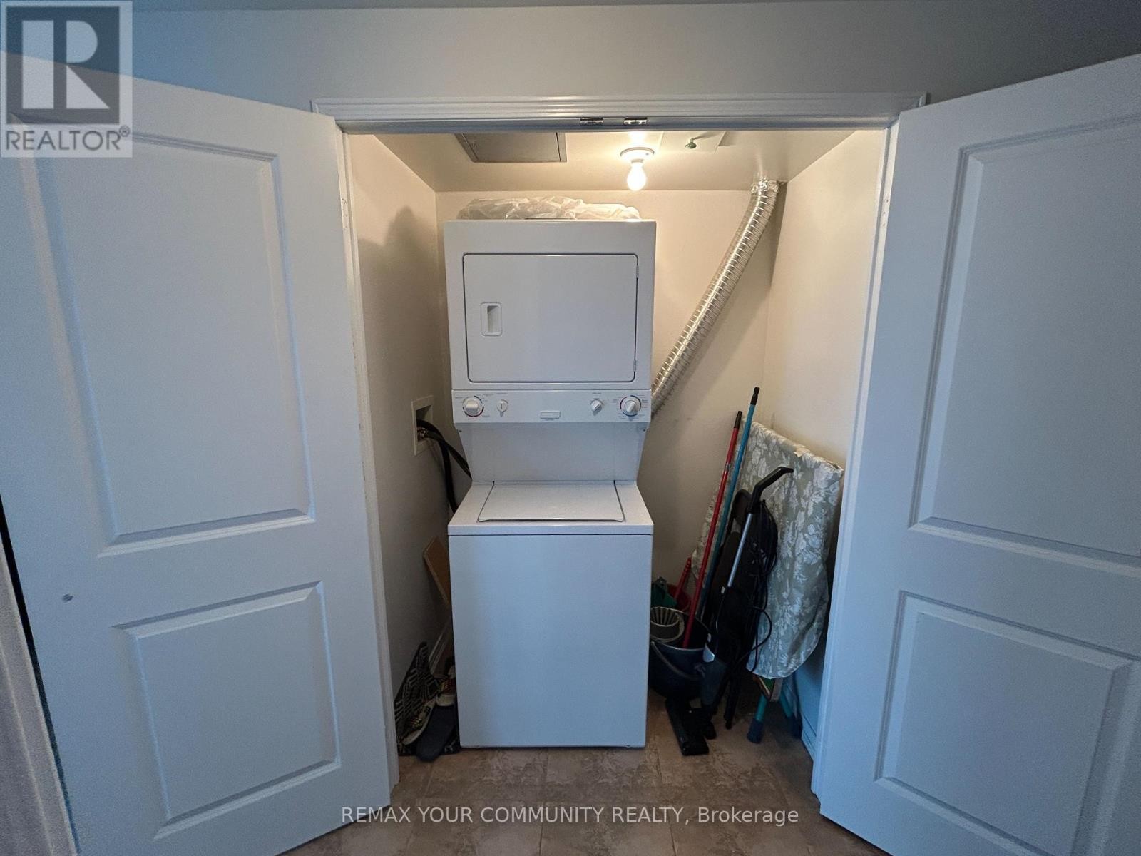 












15C - 8 ROSEBANK DRIVE

,
Toronto (Malvern),




Ontario
M1B5Z3

