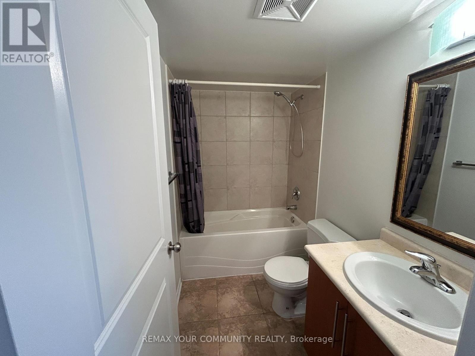 












15C - 8 ROSEBANK DRIVE

,
Toronto (Malvern),




Ontario
M1B5Z3

