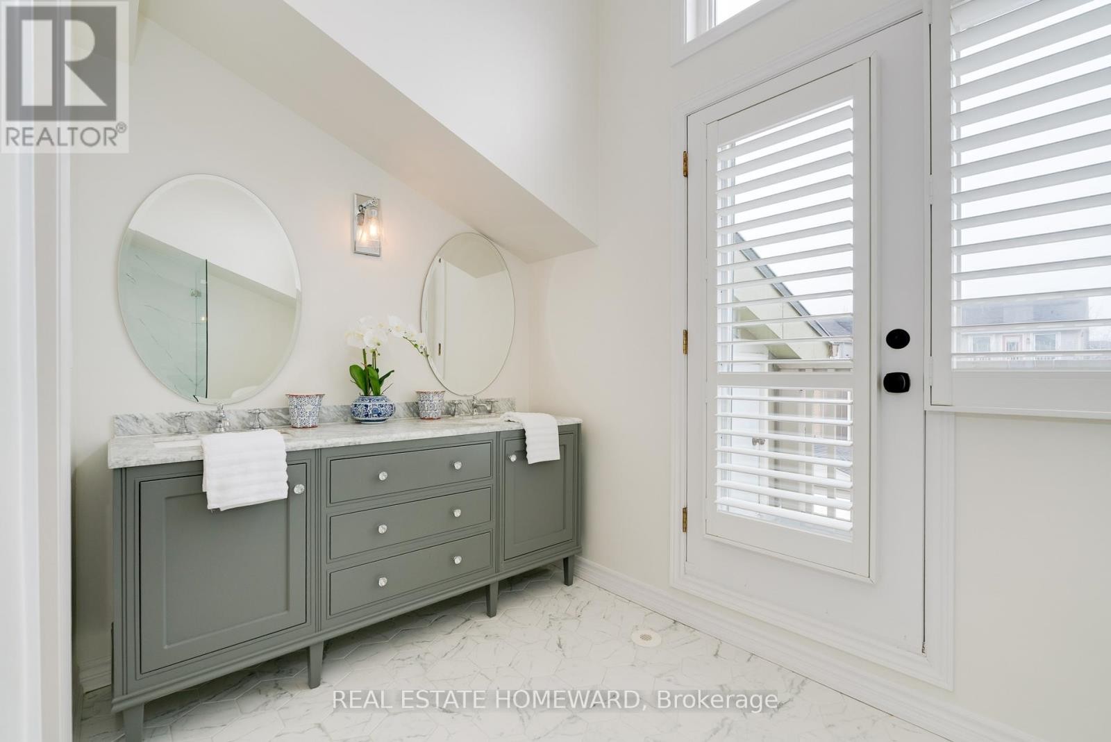 












1848 LAKE SHORE BOULEVARD E

,
Toronto (The Beaches),




Ontario
M4L6S8

