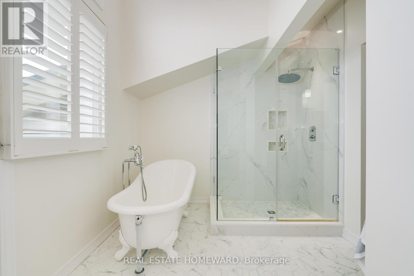 












1848 LAKE SHORE BOULEVARD E

,
Toronto (The Beaches),




Ontario
M4L6S8

