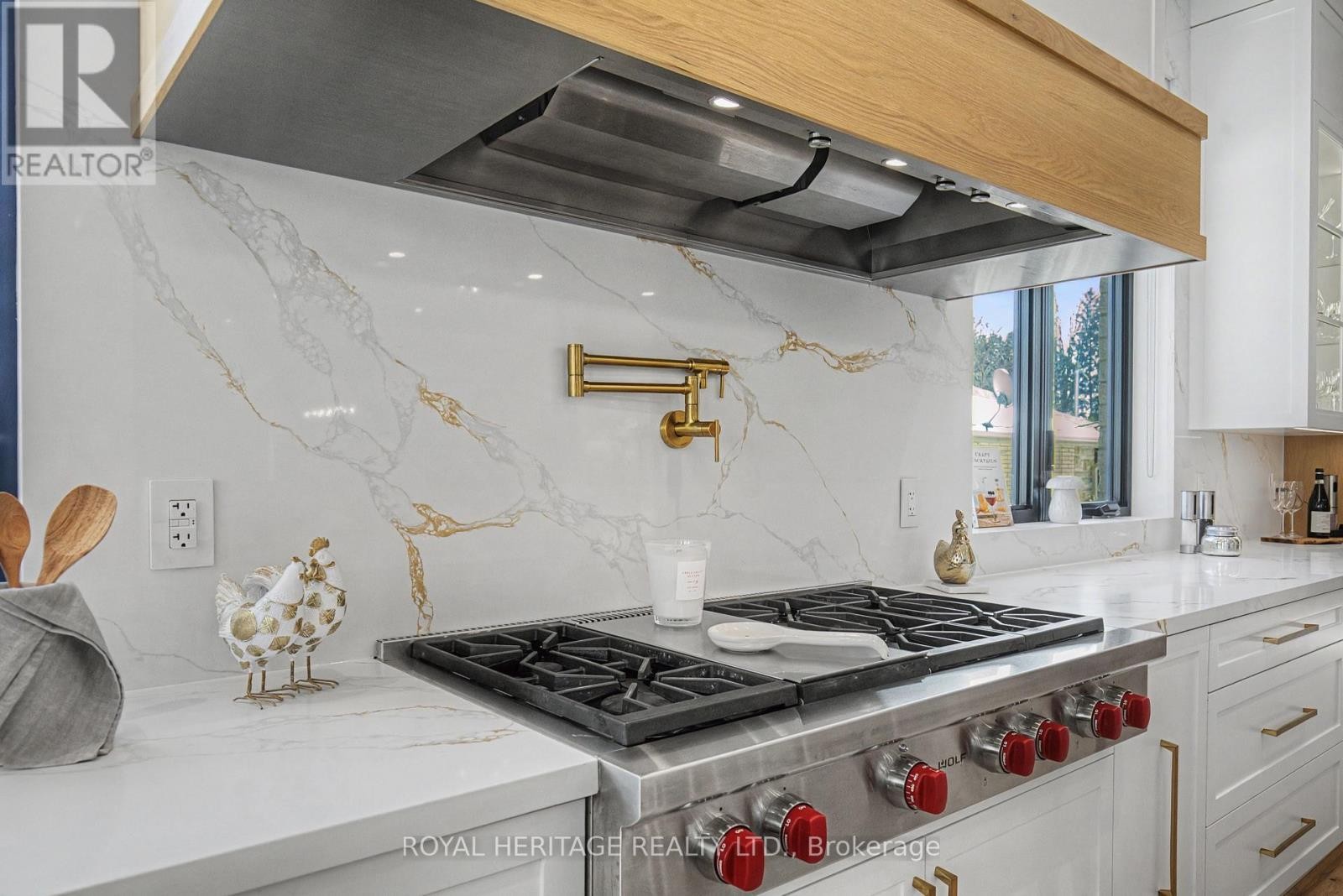 












614 ROSELAWN AVENUE

,
Oshawa (Northwood),




Ontario
L1L1B2

