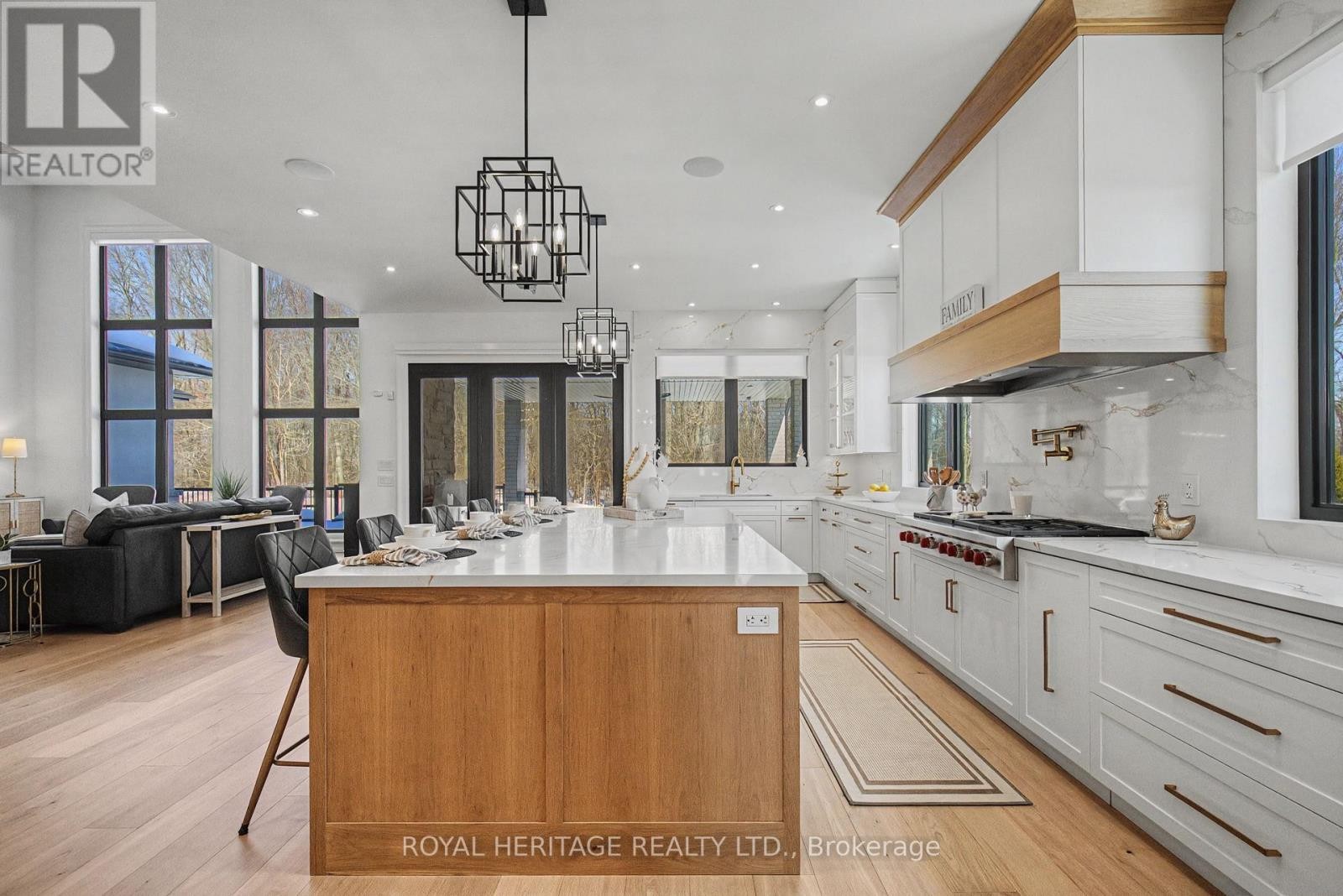 












614 ROSELAWN AVENUE

,
Oshawa (Northwood),




Ontario
L1L1B2

