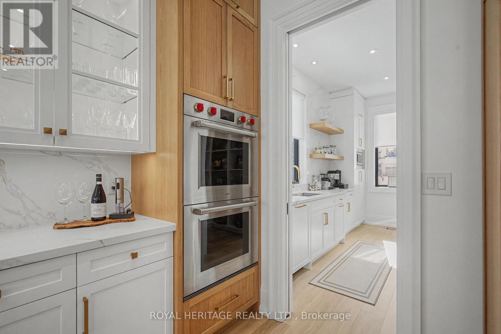 












614 ROSELAWN AVENUE

,
Oshawa (Northwood),




Ontario
L1L1B2

