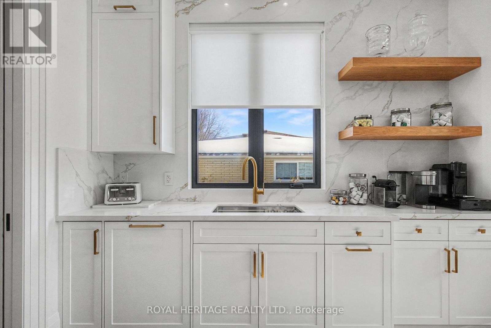 












614 ROSELAWN AVENUE

,
Oshawa (Northwood),




Ontario
L1L1B2

