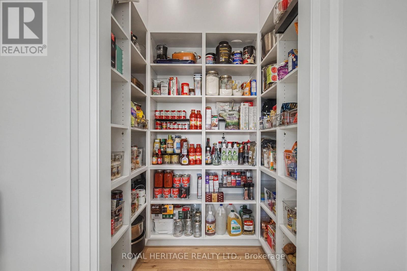 












614 ROSELAWN AVENUE

,
Oshawa (Northwood),




Ontario
L1L1B2

