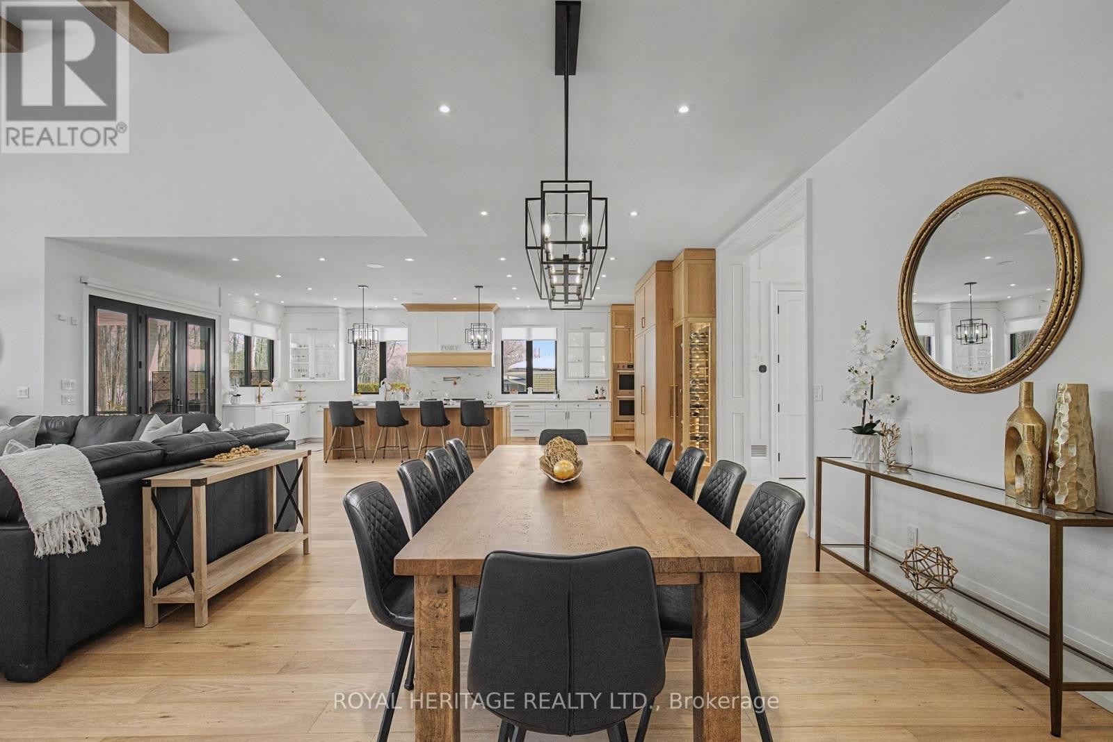 












614 ROSELAWN AVENUE

,
Oshawa (Northwood),




Ontario
L1L1B2

