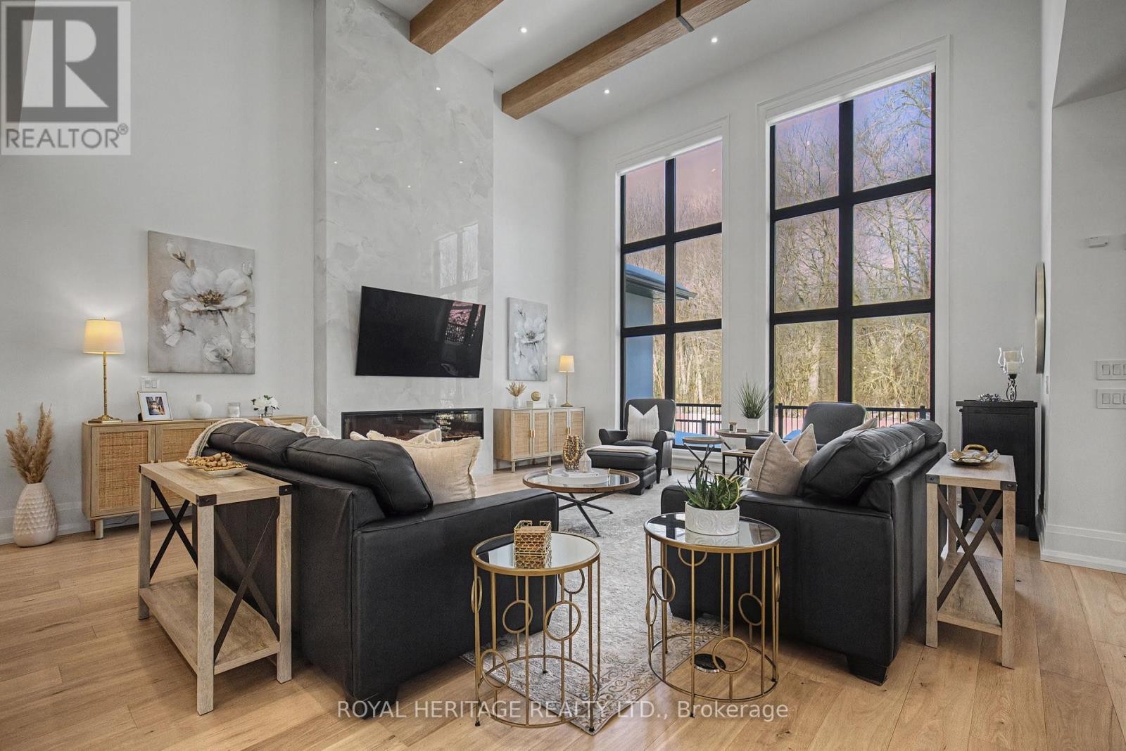 












614 ROSELAWN AVENUE

,
Oshawa (Northwood),




Ontario
L1L1B2

