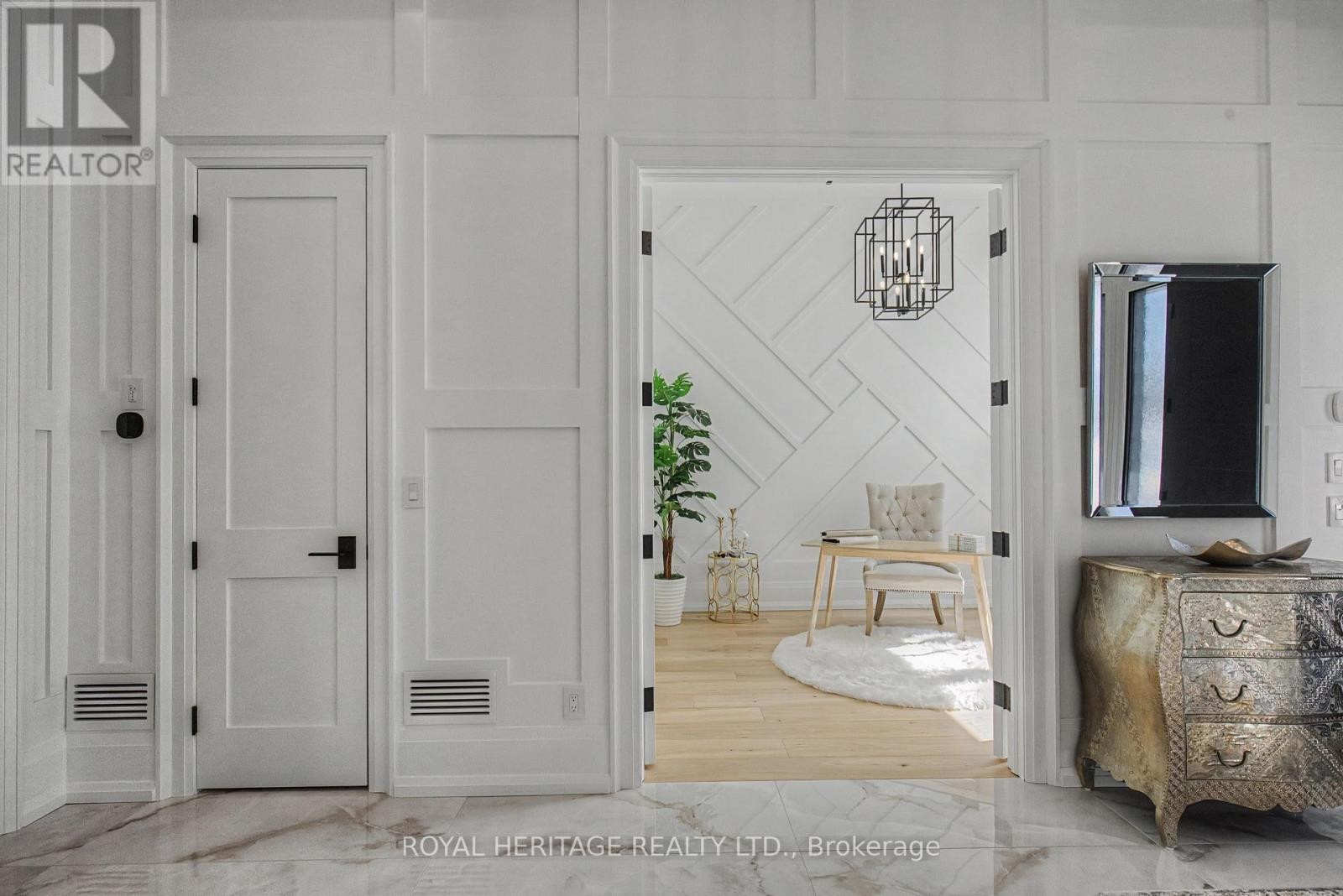 












614 ROSELAWN AVENUE

,
Oshawa (Northwood),




Ontario
L1L1B2

