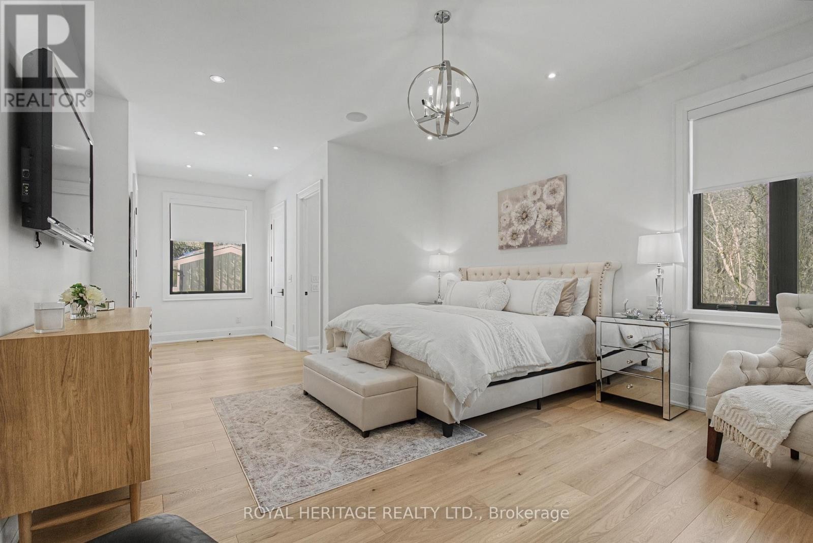 












614 ROSELAWN AVENUE

,
Oshawa (Northwood),




Ontario
L1L1B2

