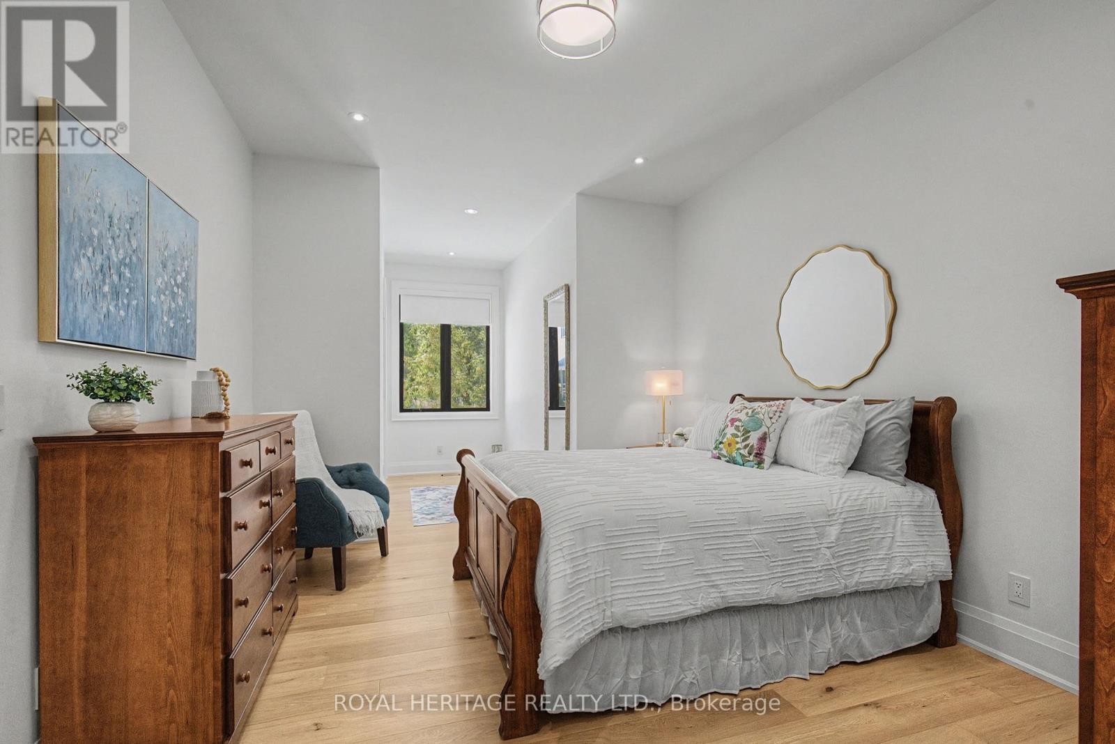 












614 ROSELAWN AVENUE

,
Oshawa (Northwood),




Ontario
L1L1B2

