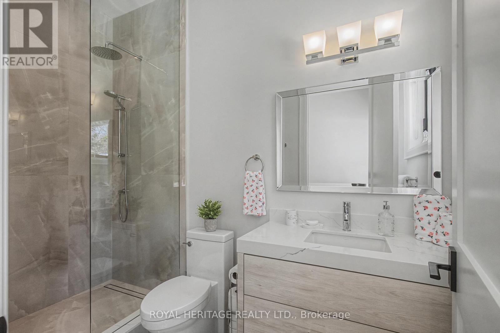 












614 ROSELAWN AVENUE

,
Oshawa (Northwood),




Ontario
L1L1B2

