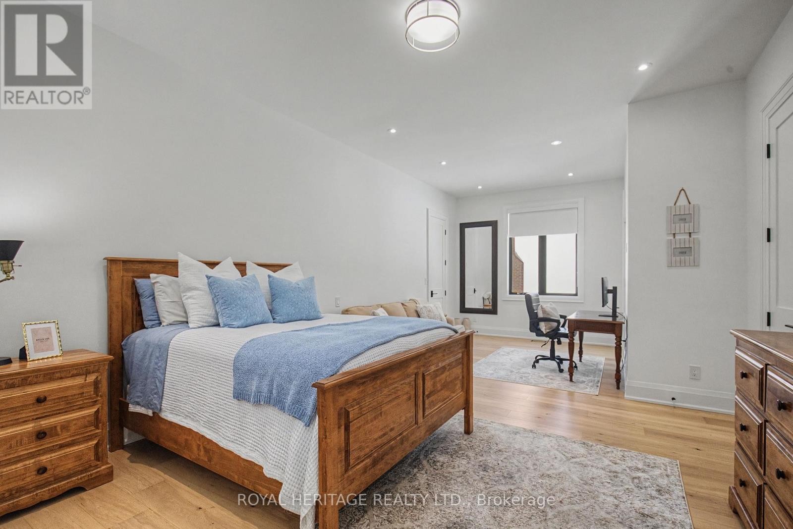 












614 ROSELAWN AVENUE

,
Oshawa (Northwood),




Ontario
L1L1B2

