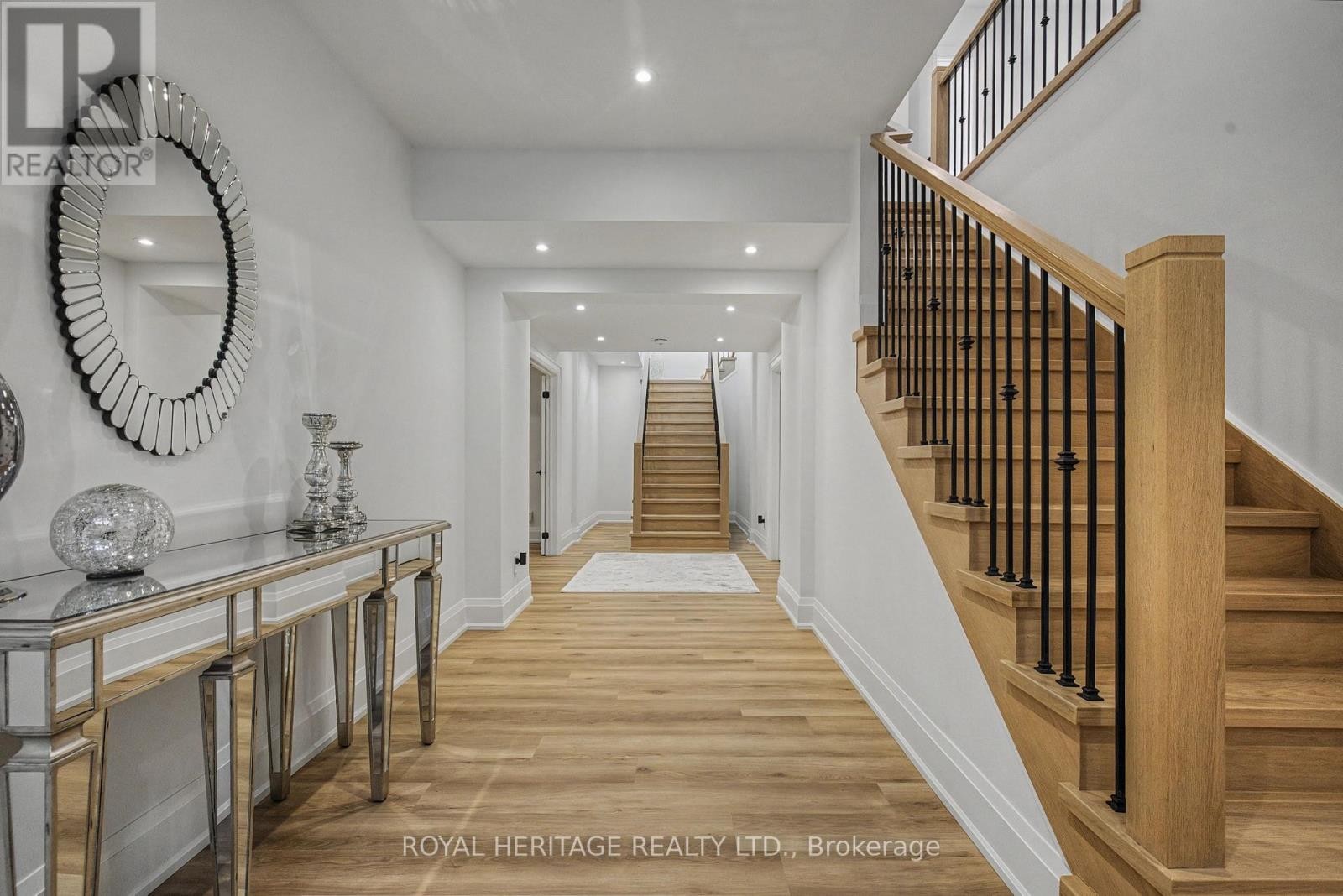 












614 ROSELAWN AVENUE

,
Oshawa (Northwood),




Ontario
L1L1B2

