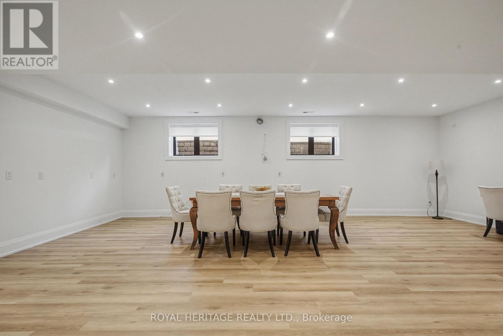 












614 ROSELAWN AVENUE

,
Oshawa (Northwood),




Ontario
L1L1B2

