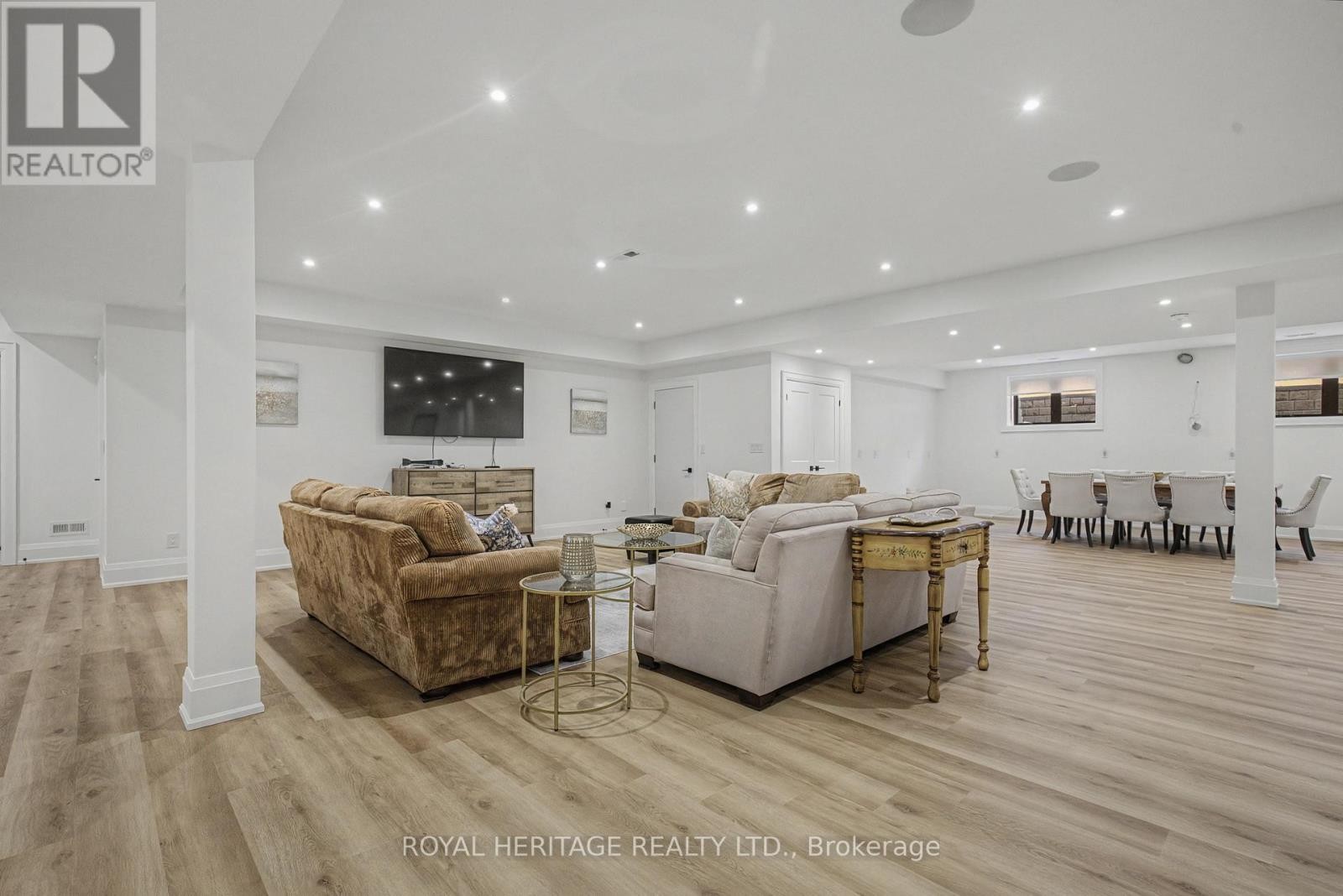 












614 ROSELAWN AVENUE

,
Oshawa (Northwood),




Ontario
L1L1B2

