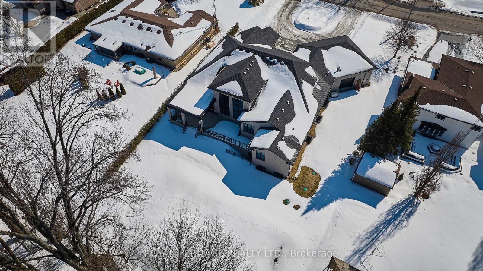 












614 ROSELAWN AVENUE

,
Oshawa (Northwood),




Ontario
L1L1B2

