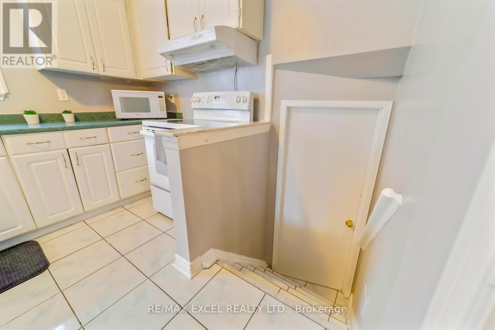 












57 LOWRY SQUARE

,
Toronto (Malvern),




Ontario
M1B1N7

