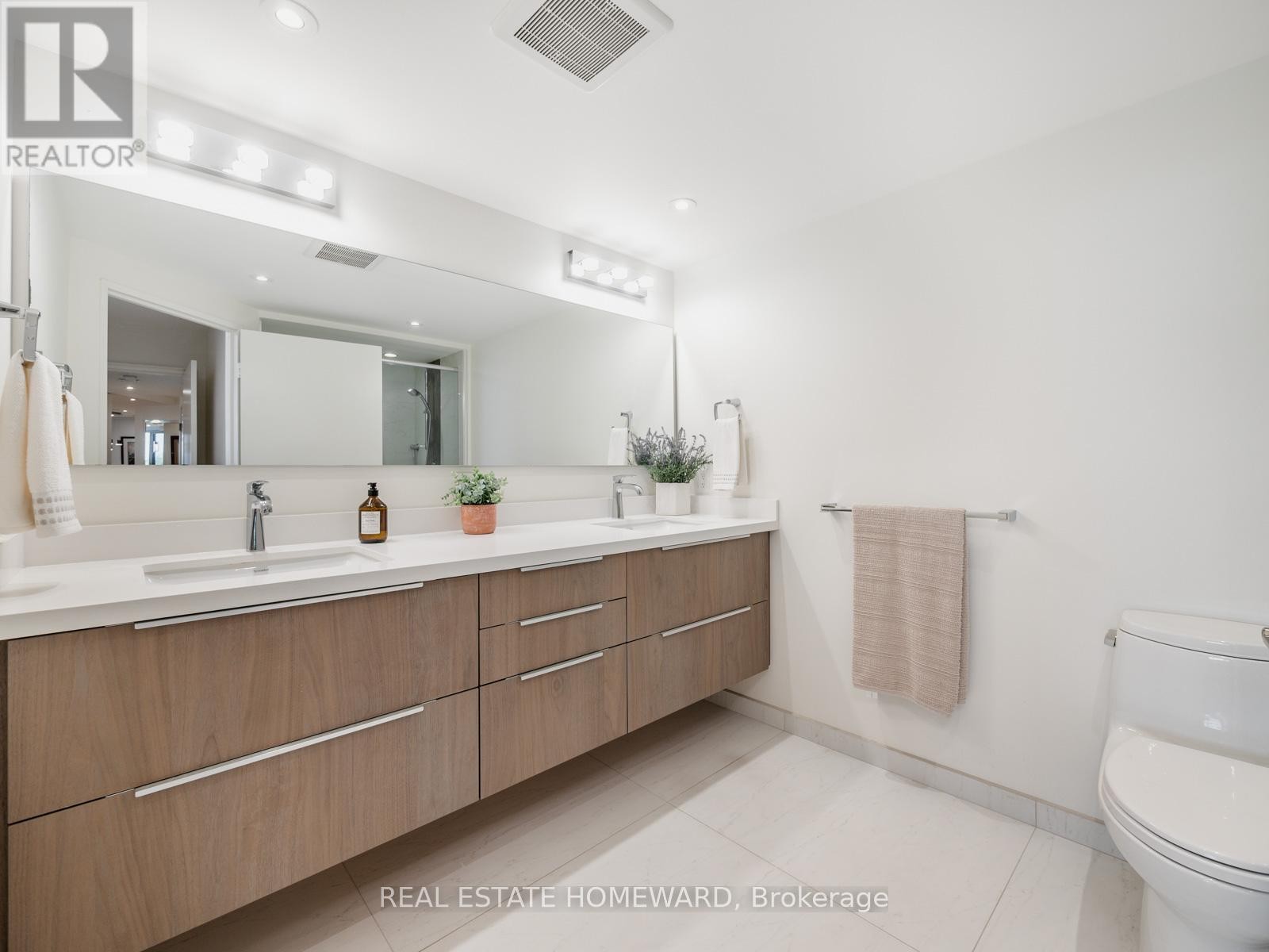 












311 - 20 GUILDWOOD PARKWAY

,
Toronto (Guildwood),




Ontario
M1E5B6

