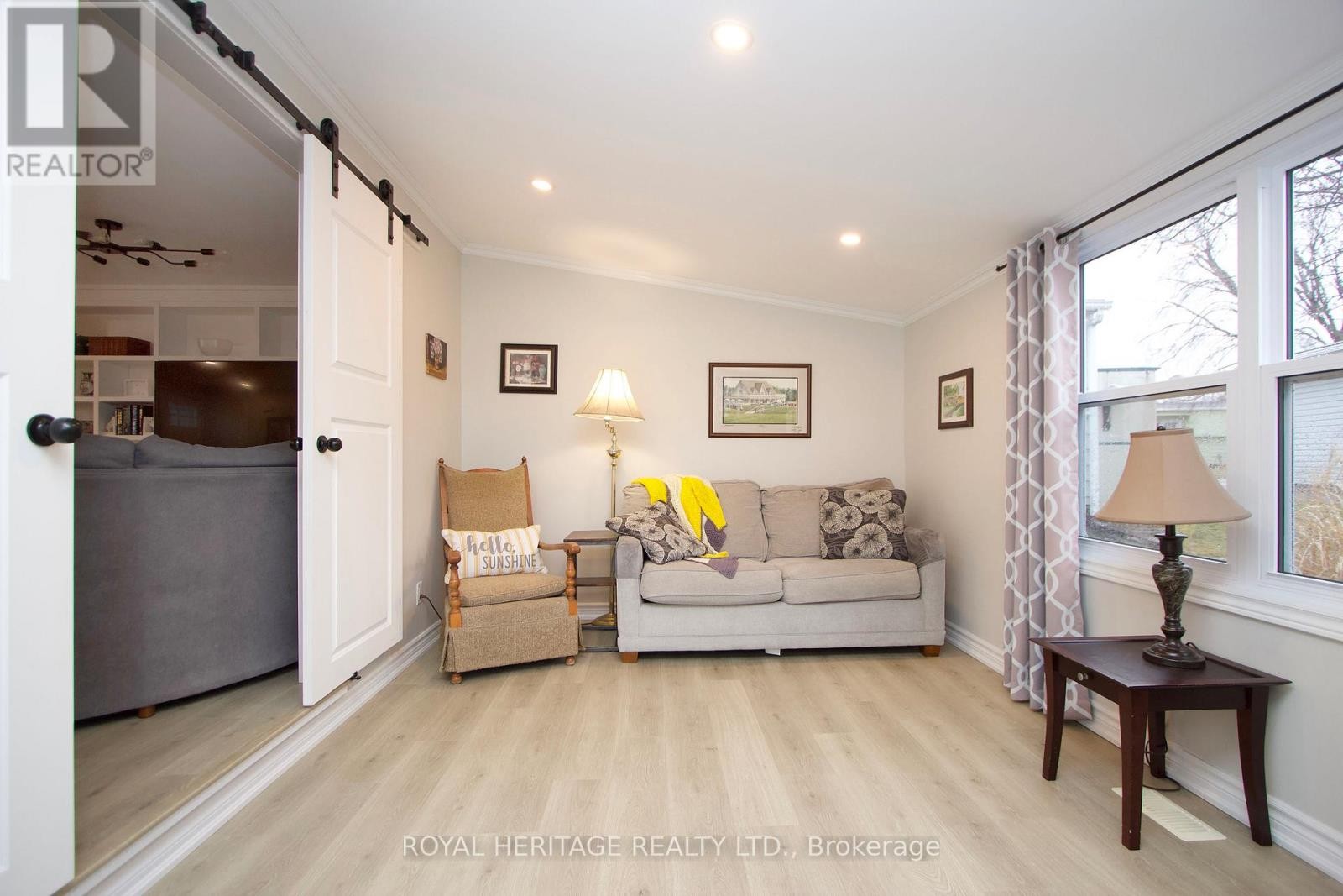 












40 BLUFFS ROAD

,
Clarington (Bowmanville),




Ontario
L1B1A3

