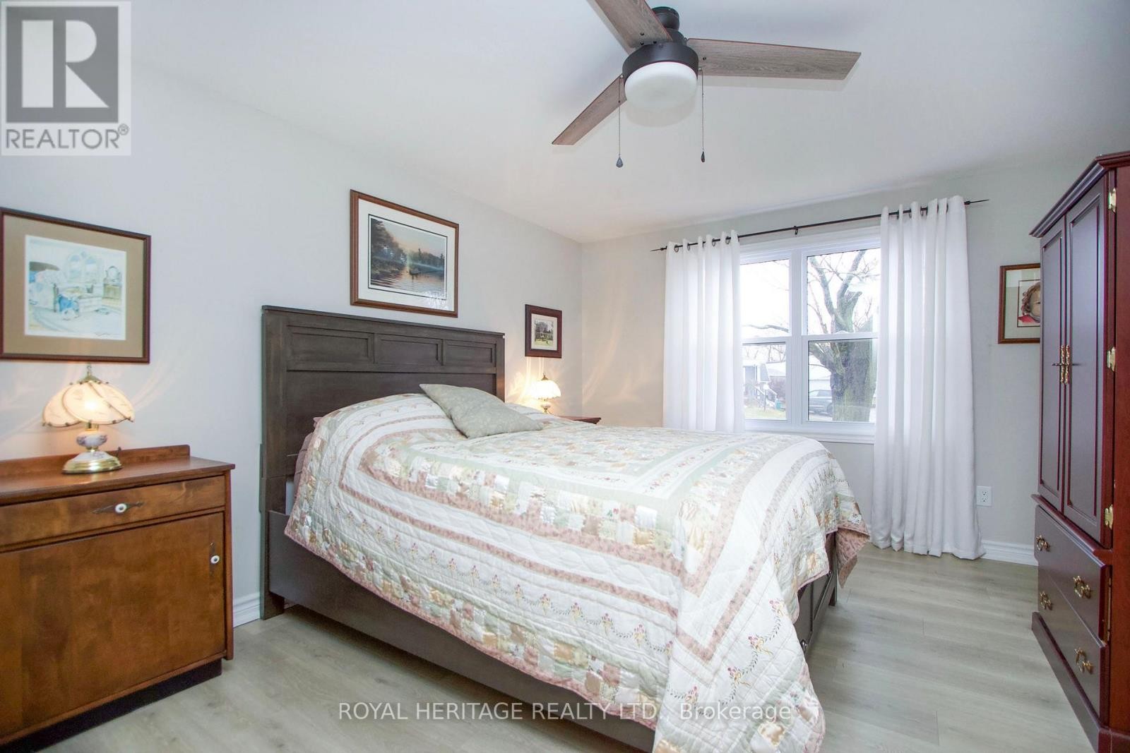 












40 BLUFFS ROAD

,
Clarington (Bowmanville),




Ontario
L1B1A3

