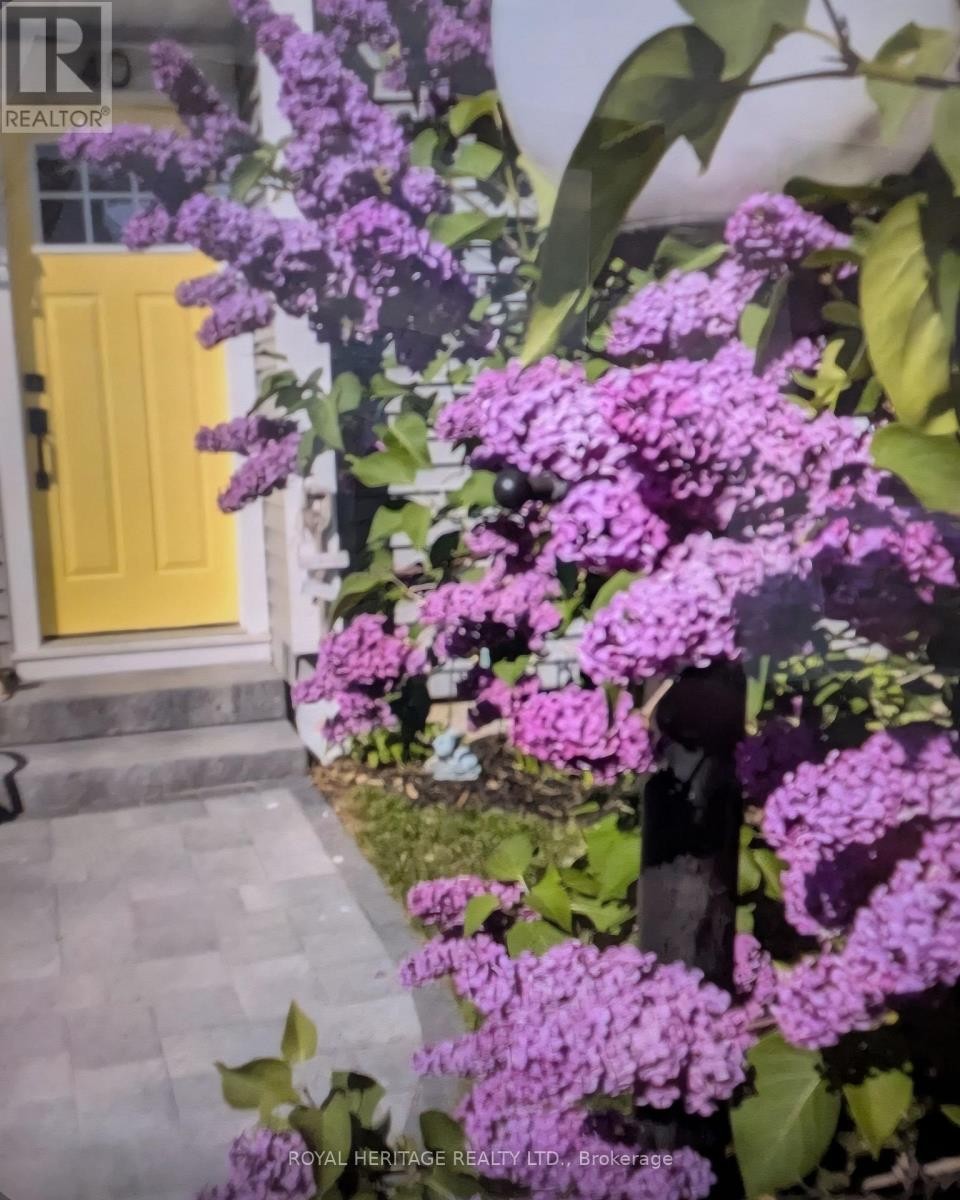 












40 BLUFFS ROAD

,
Clarington (Bowmanville),




Ontario
L1B1A3

