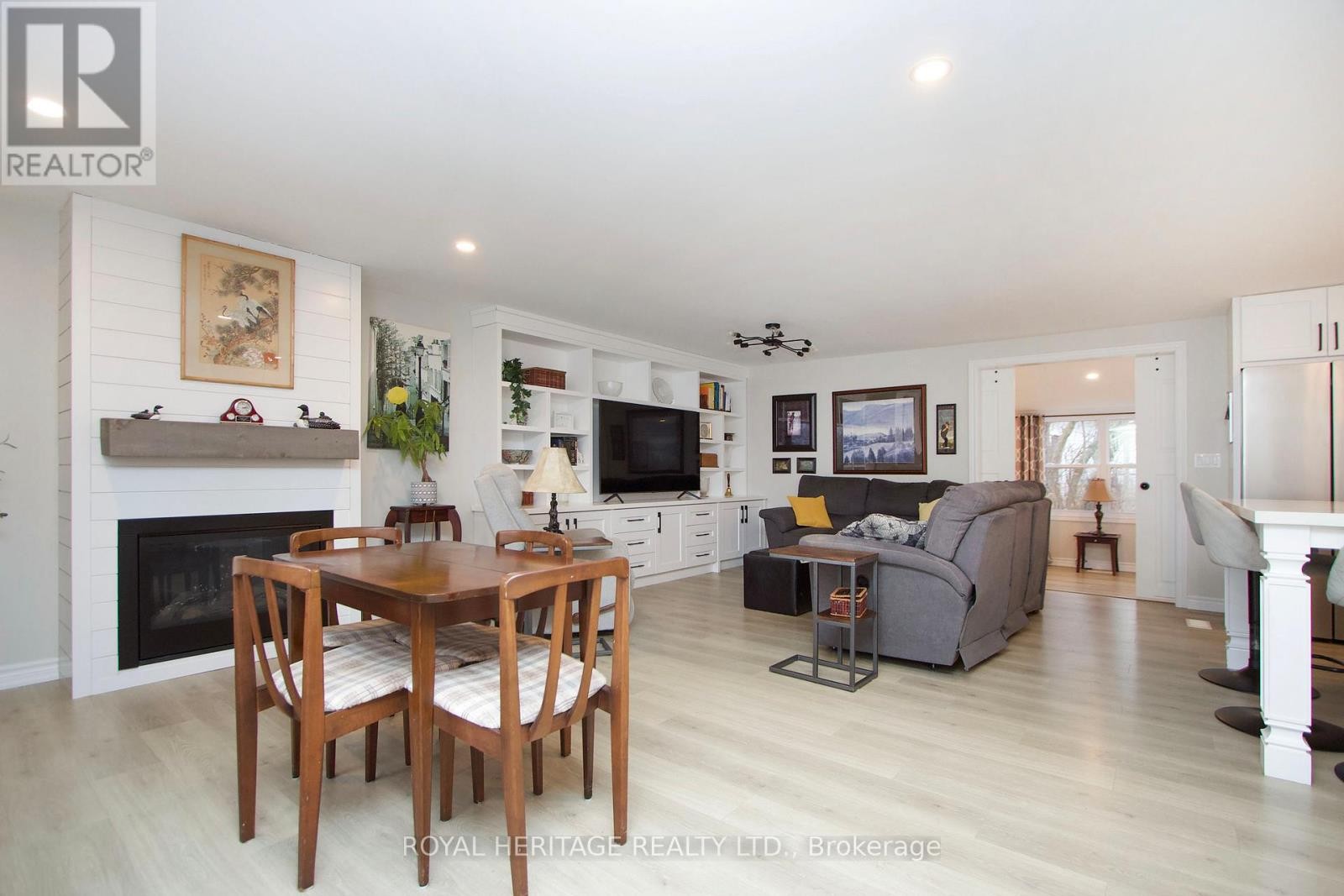 












40 BLUFFS ROAD

,
Clarington (Bowmanville),




Ontario
L1B1A3

