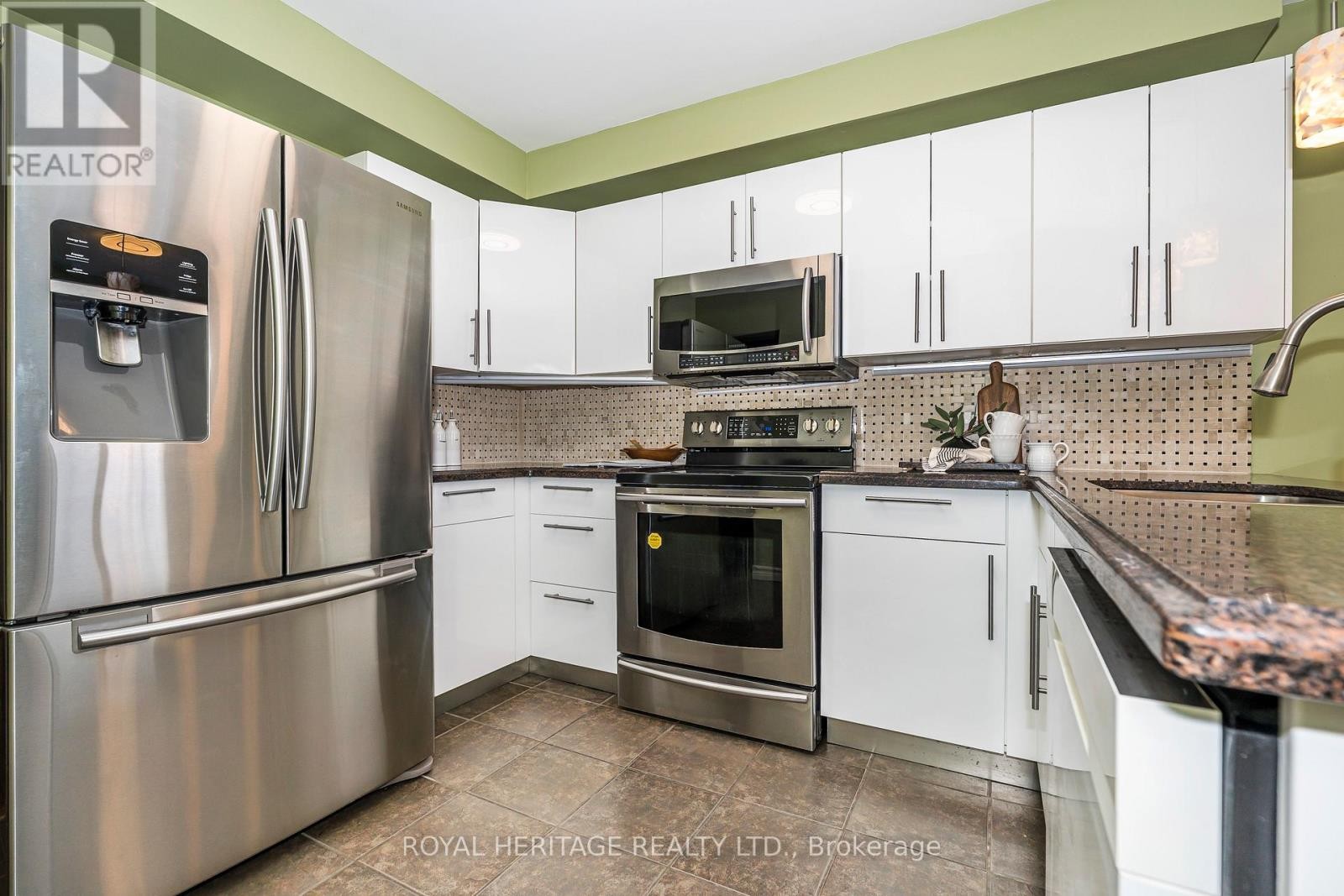 












11 HUMPHREY DRIVE

,
Ajax (South West),




Ontario
L1S4Z8

