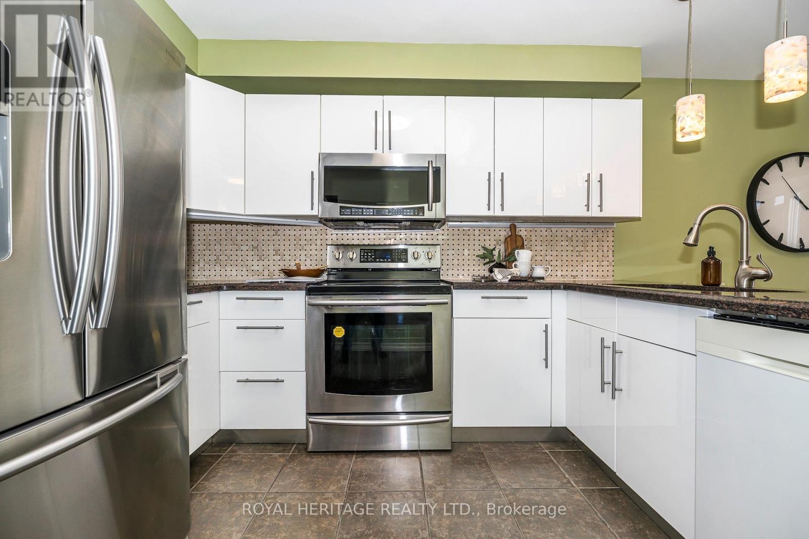 












11 HUMPHREY DRIVE

,
Ajax (South West),




Ontario
L1S4Z8

